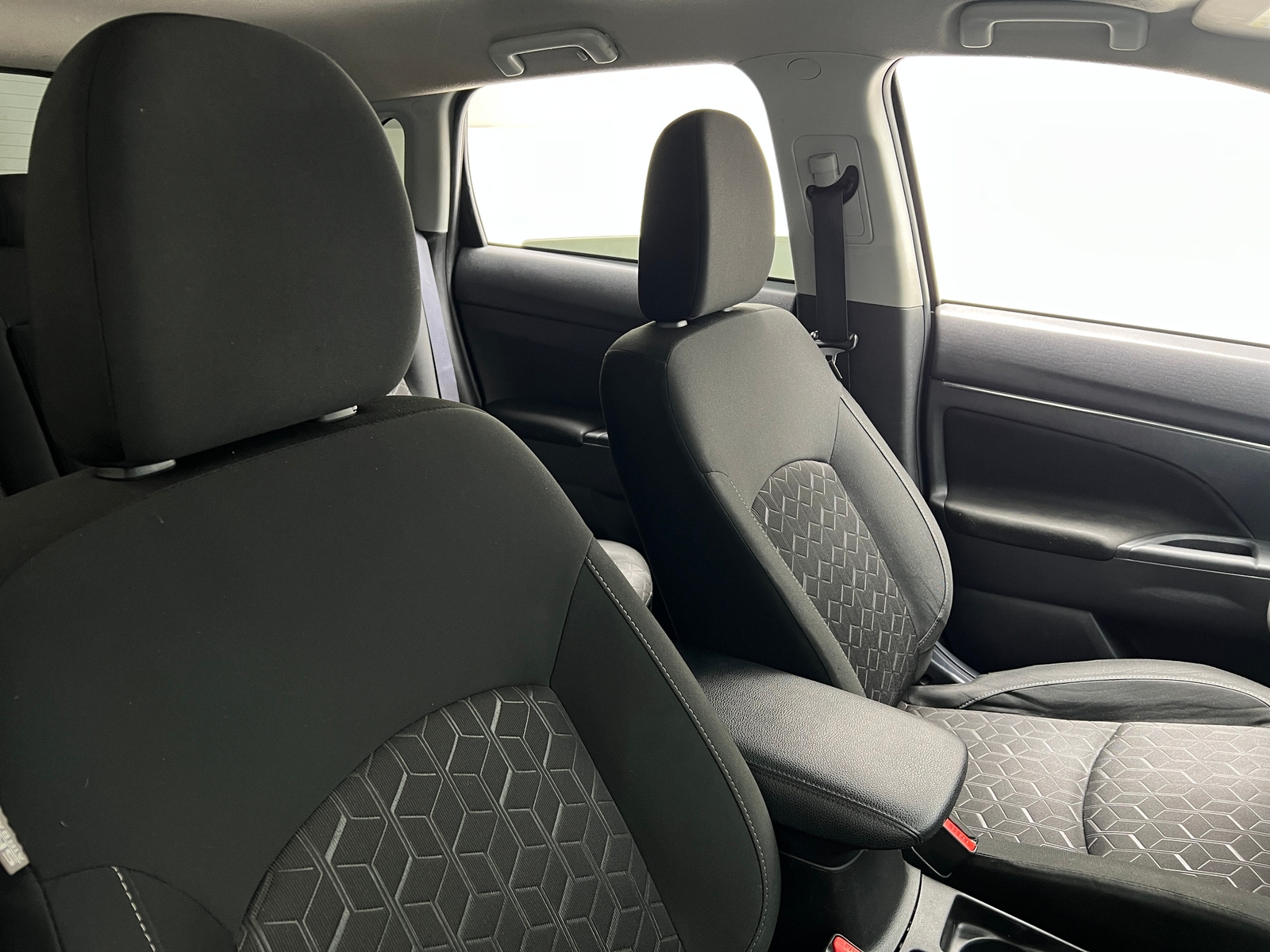 Thumbnail: 2024 Mitsubishi Outlander Sport - 2