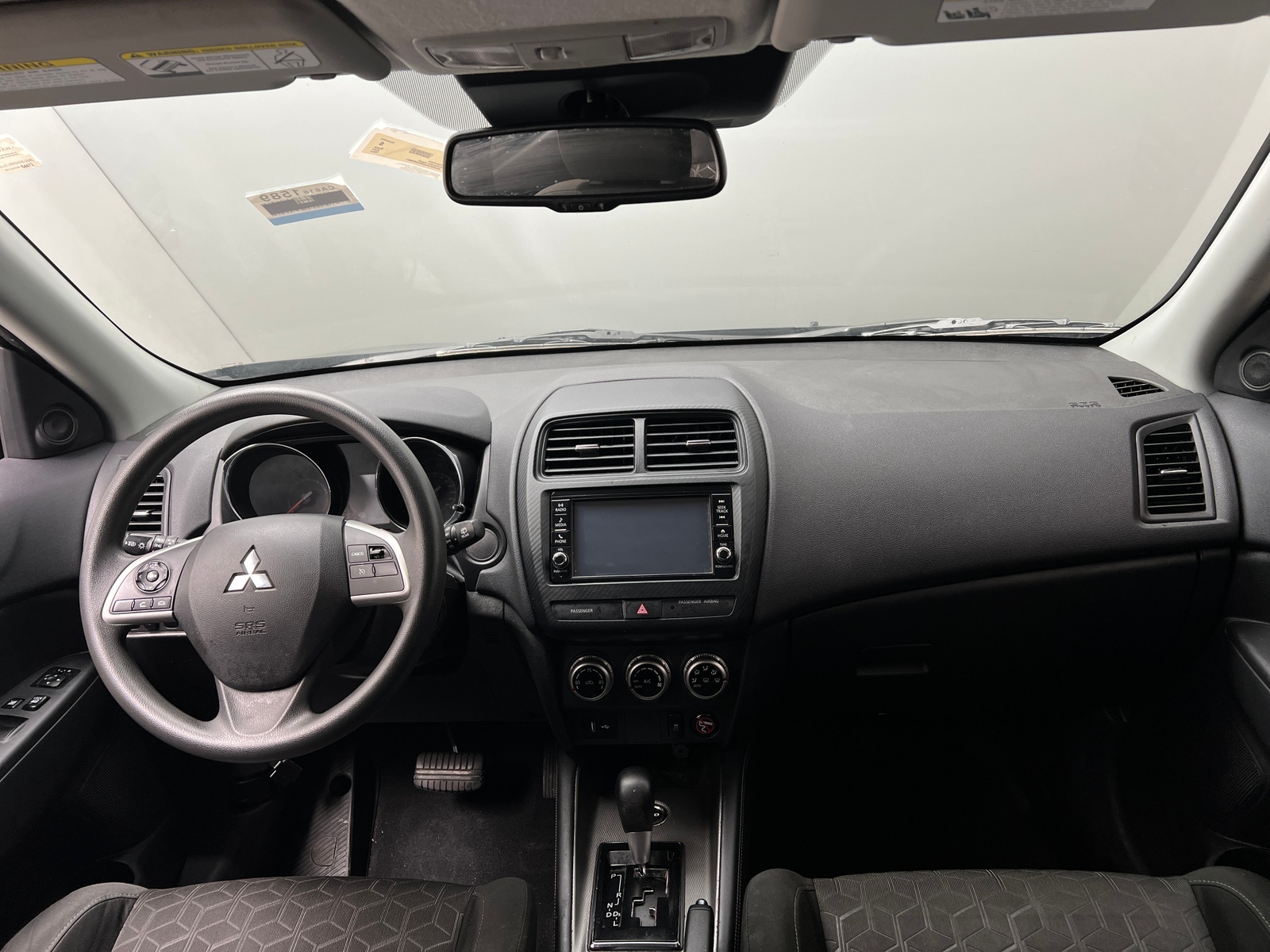 Thumbnail: 2024 Mitsubishi Outlander Sport - 3