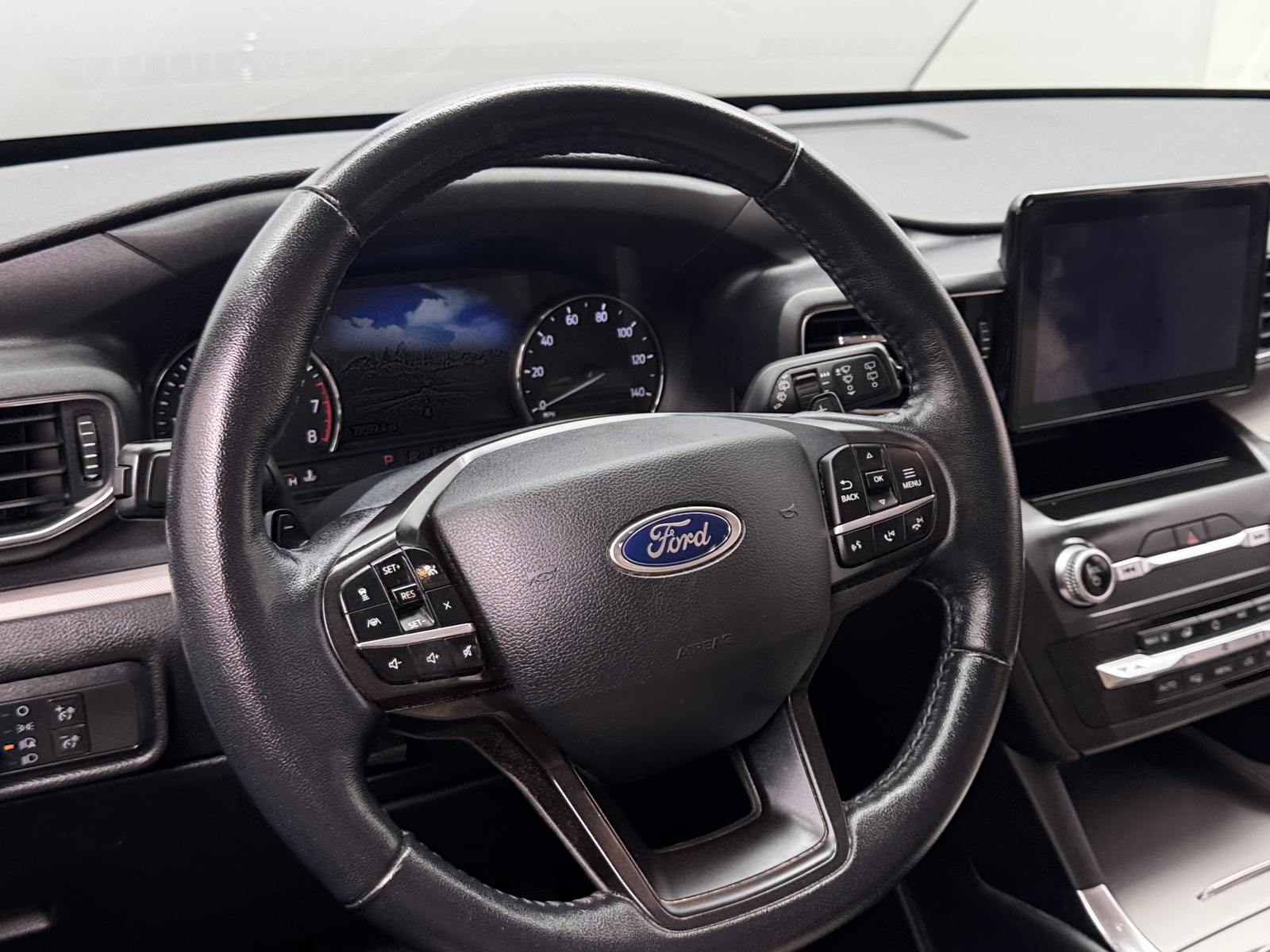 Thumbnail: 2020 Ford Explorer - 4
