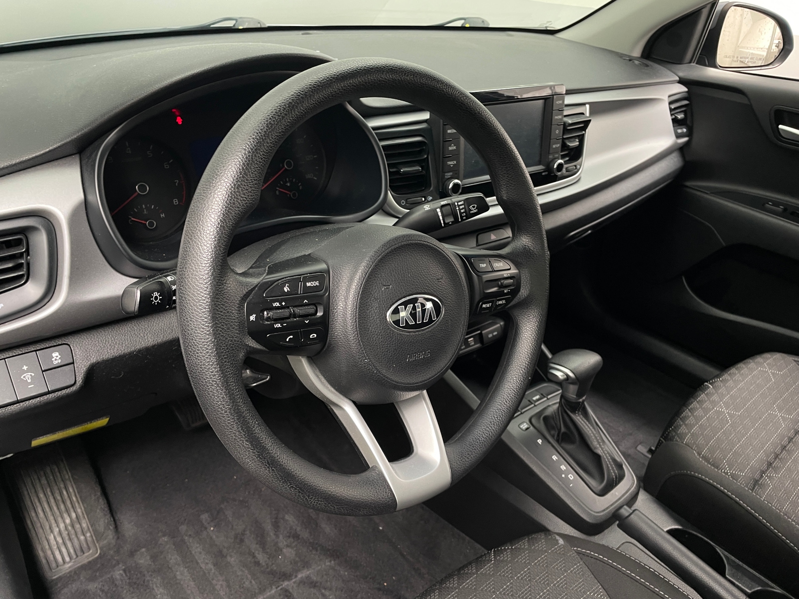 Thumbnail: 2020 Kia Rio - 5