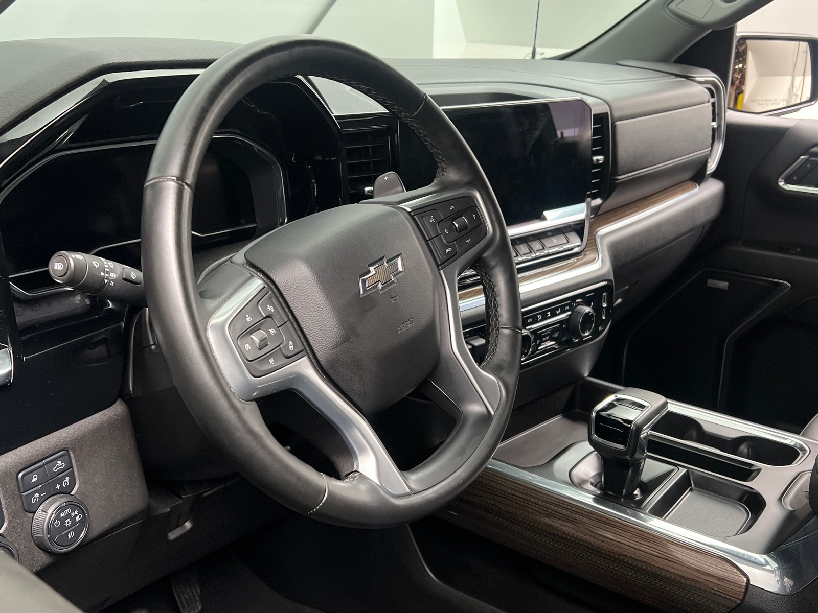 Thumbnail: 2024 Chevrolet Silverado 1500 - 5