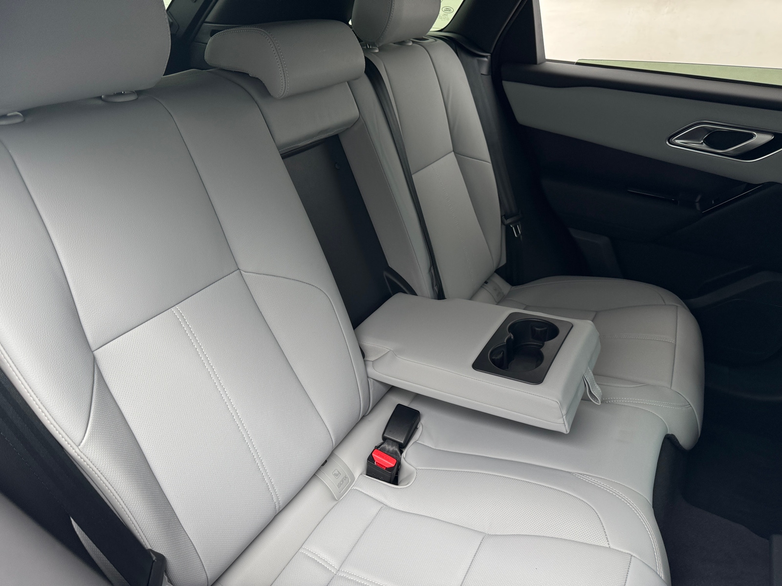 Thumbnail: 2026 Land Rover Range Rover Velar - 6
