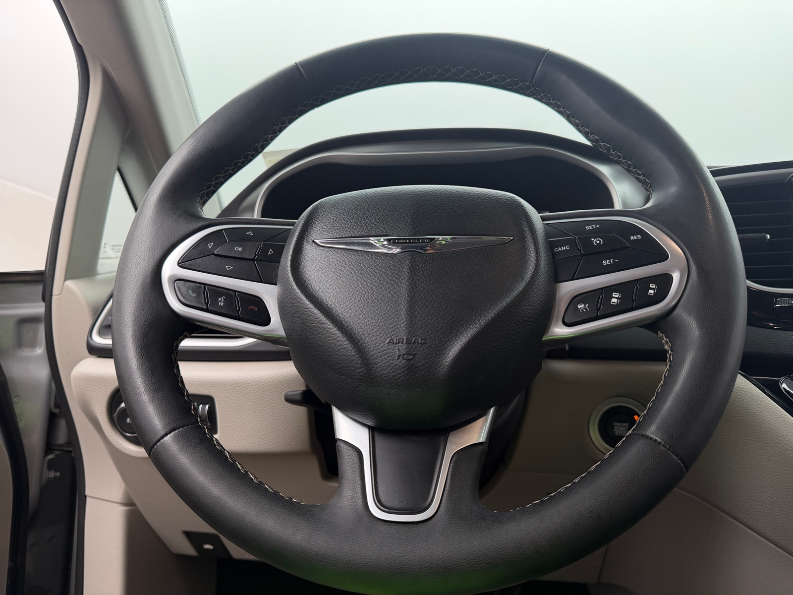 Thumbnail: 2024 Chrysler Pacifica - 4