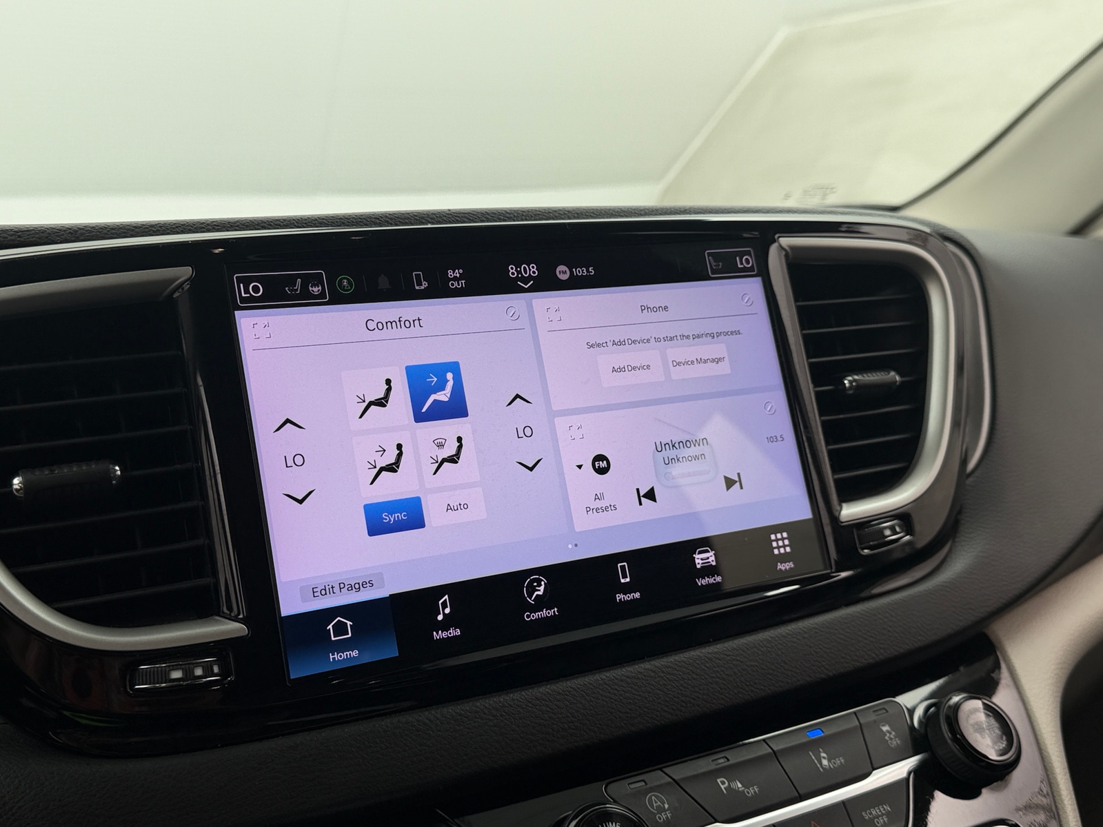 Thumbnail: 2024 Chrysler Pacifica - 3