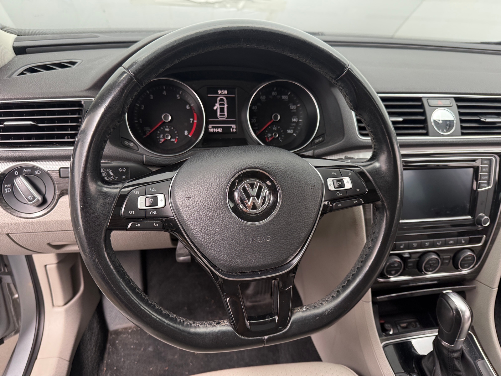 Thumbnail: 2016 Volkswagen Passat - 4