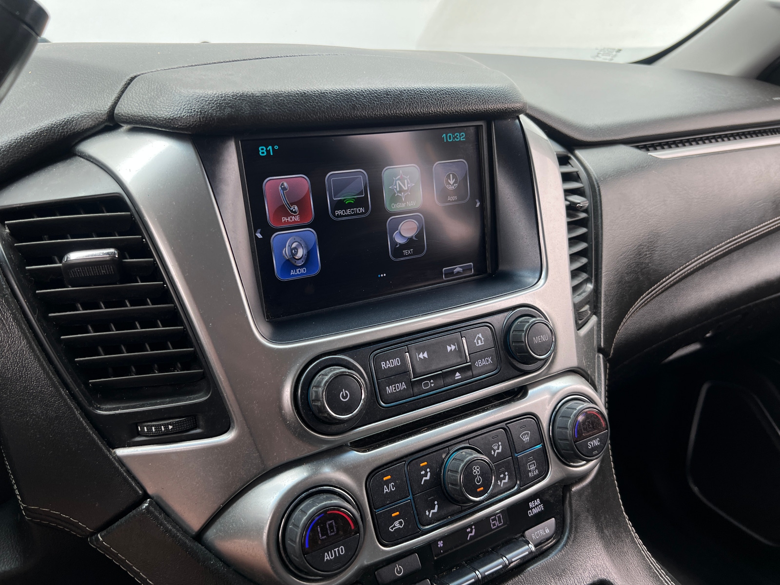 Thumbnail: 2019 Chevrolet Tahoe - 4