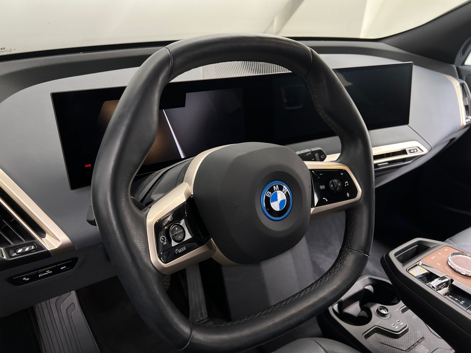 Thumbnail: 2023 BMW iX - 4