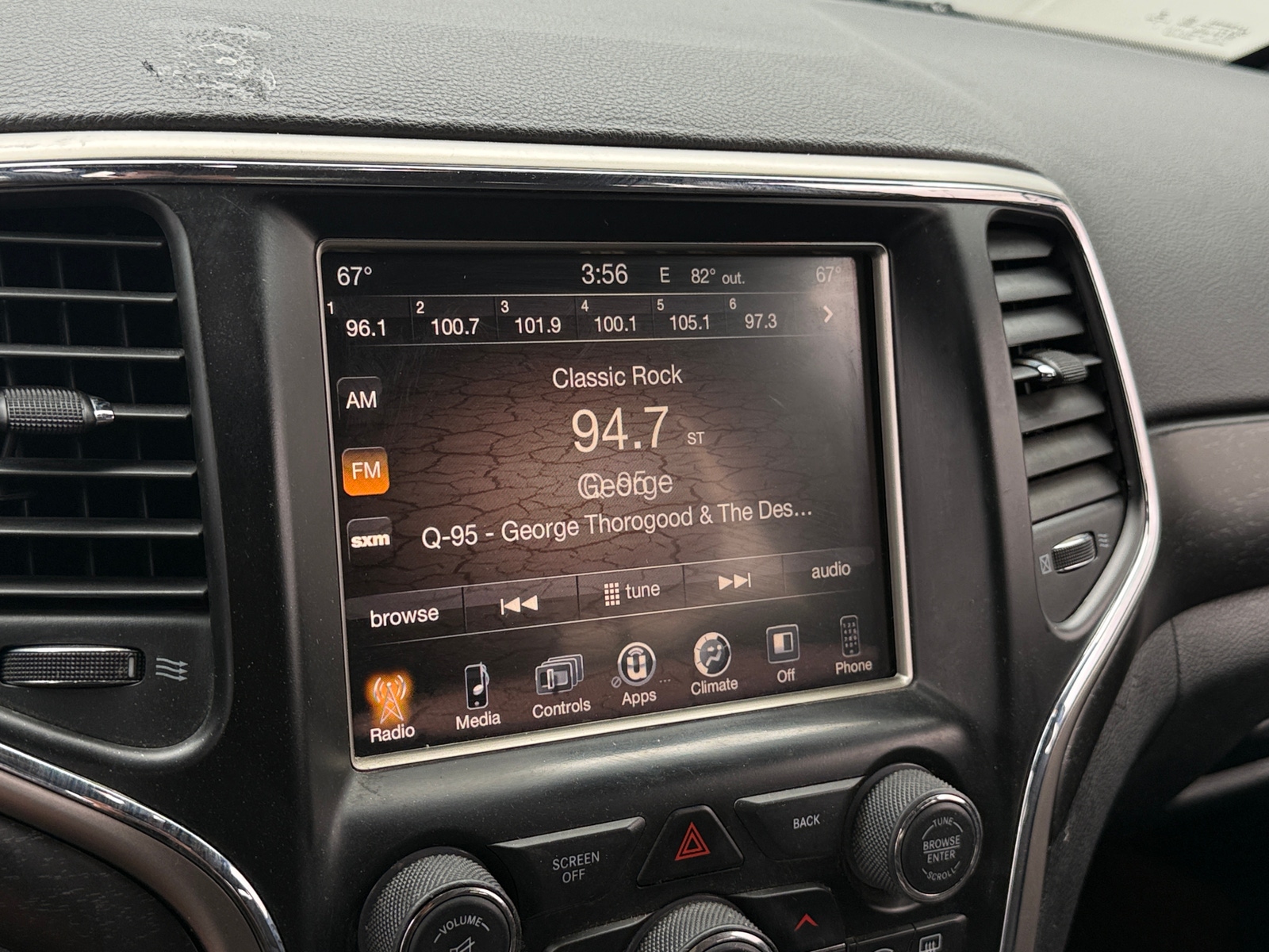 Thumbnail: 2015 Jeep Grand Cherokee - 4