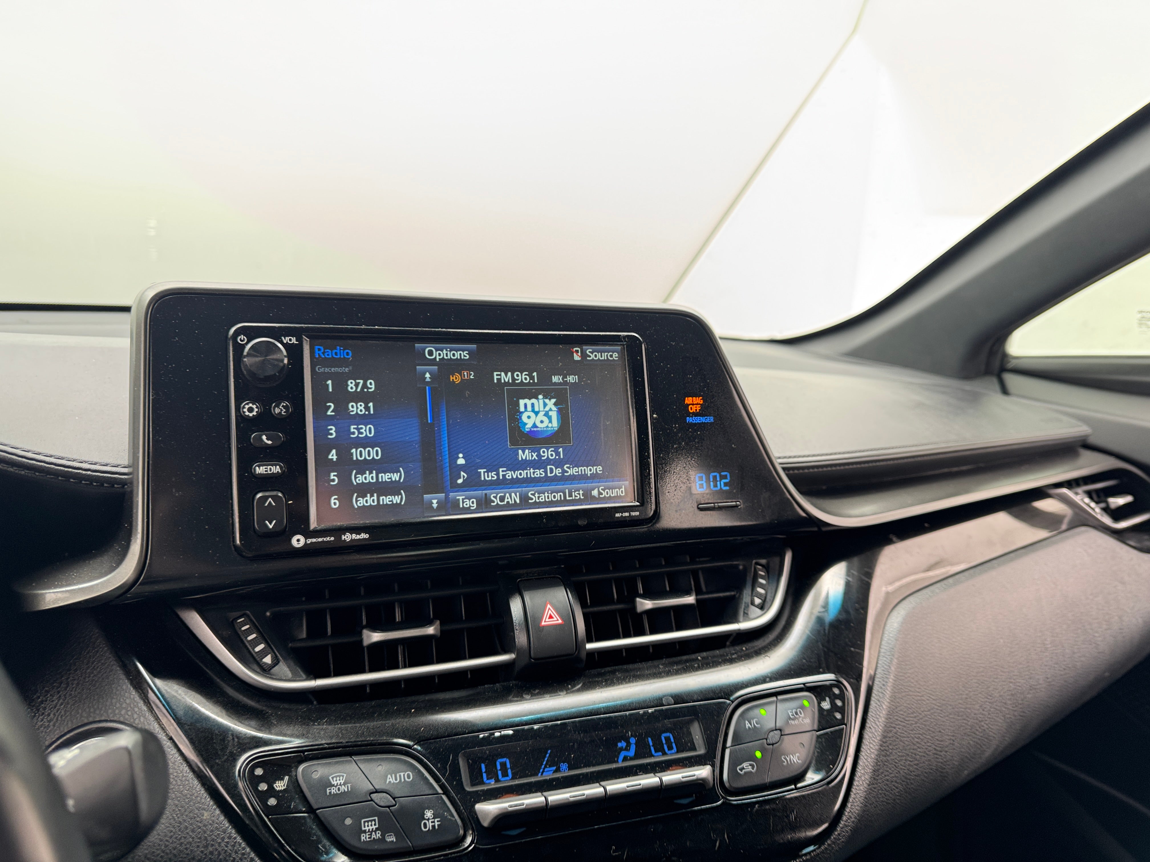 2018 Toyota C-HR XLE Premium - Photo 11
