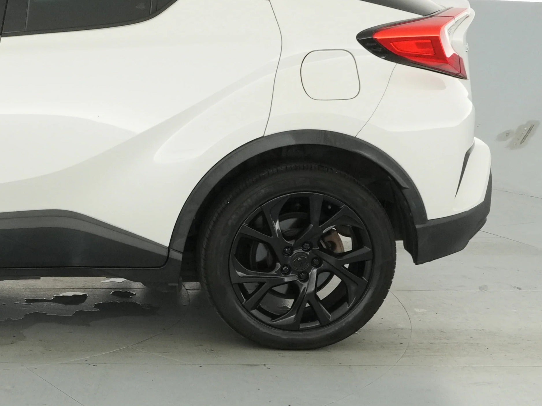 2018 Toyota C-HR XLE Premium - Photo 13