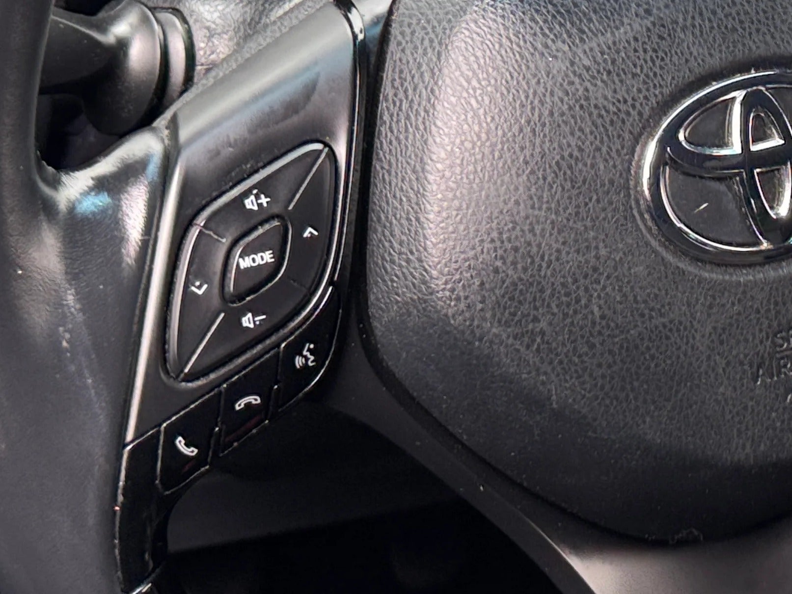 2018 Toyota C-HR XLE Premium - Photo 14