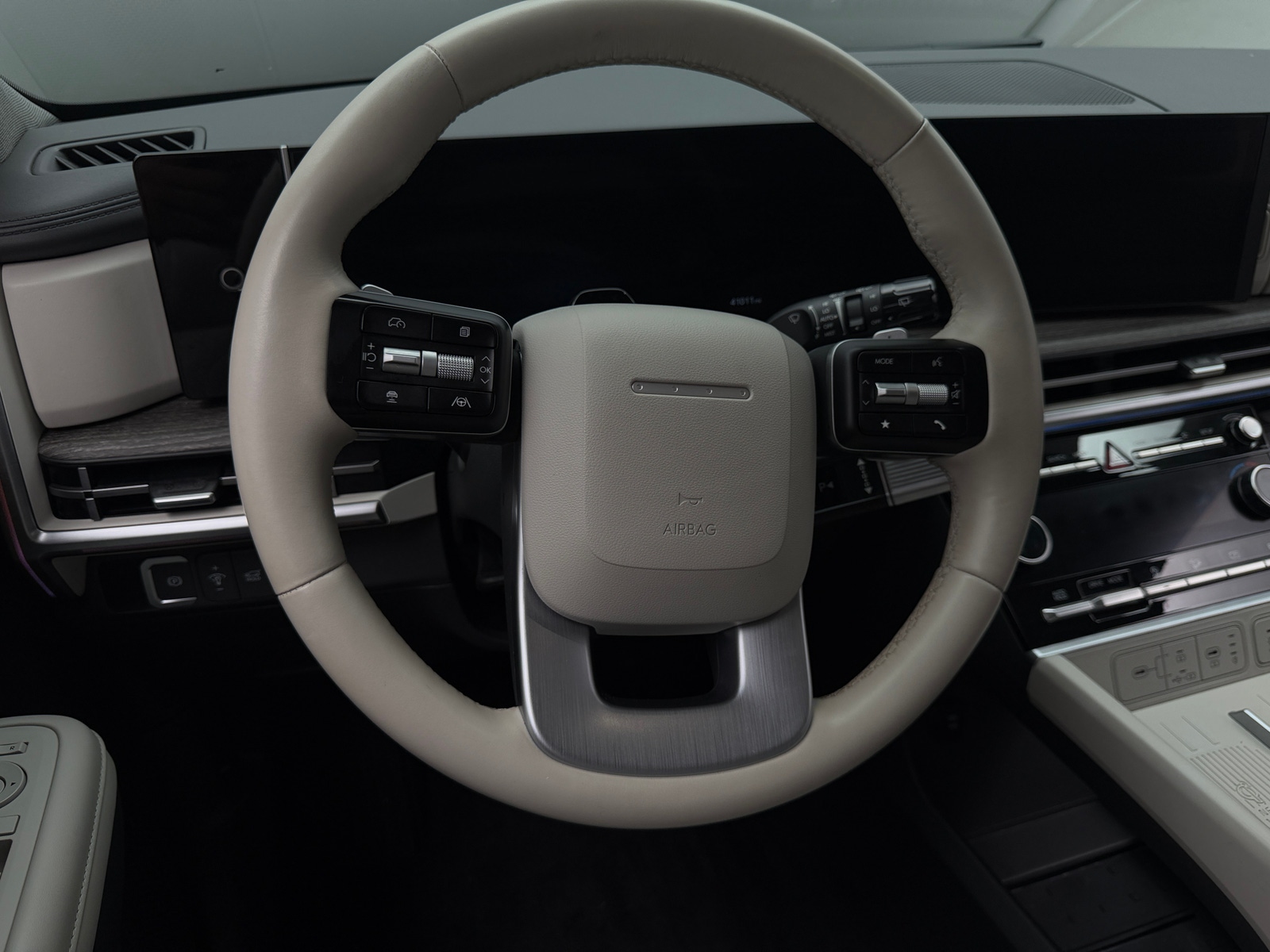 Thumbnail: 2024 Hyundai Santa Fe - 4
