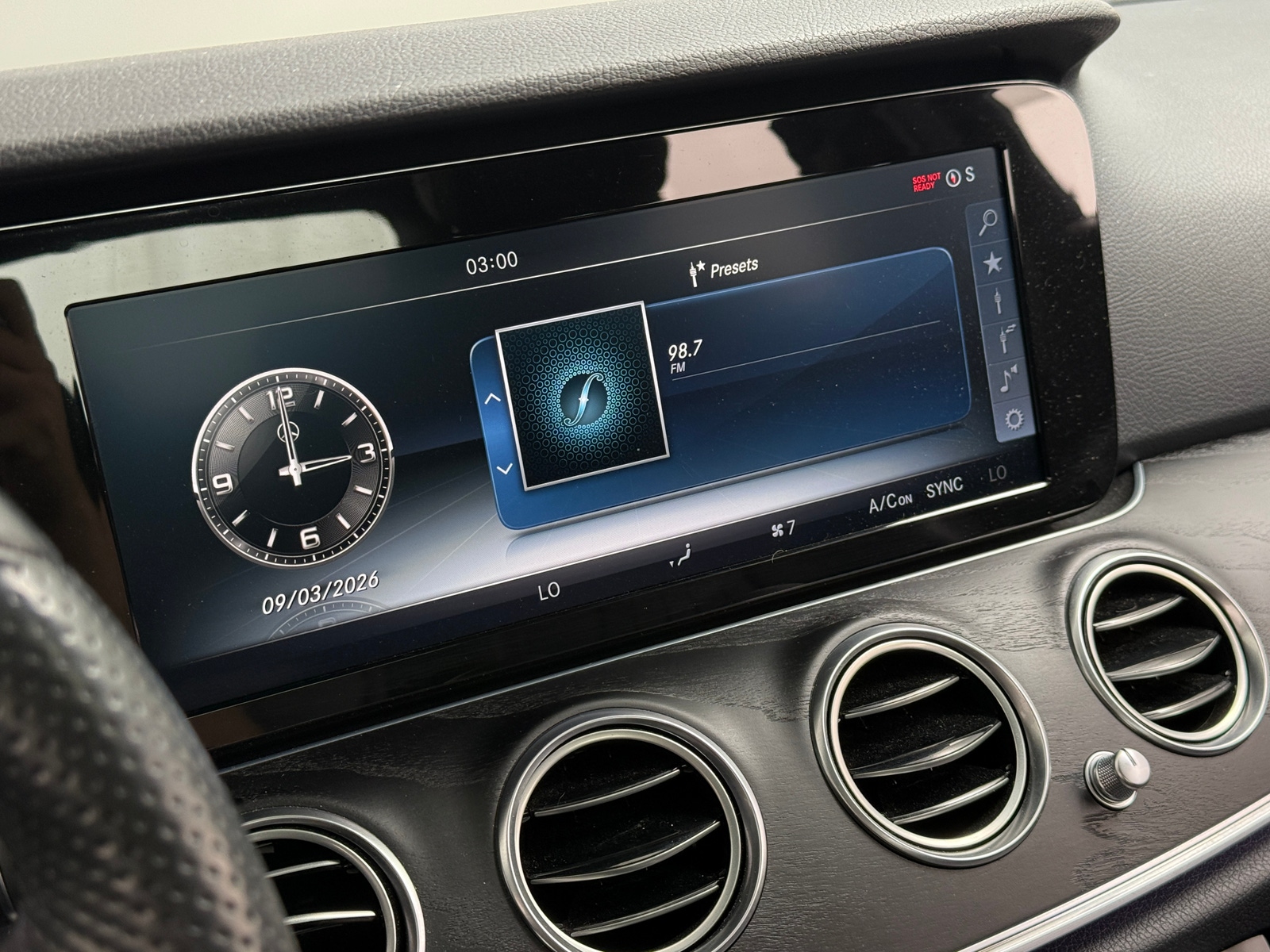 Thumbnail: 2017 Mercedes-Benz E-Class - 3