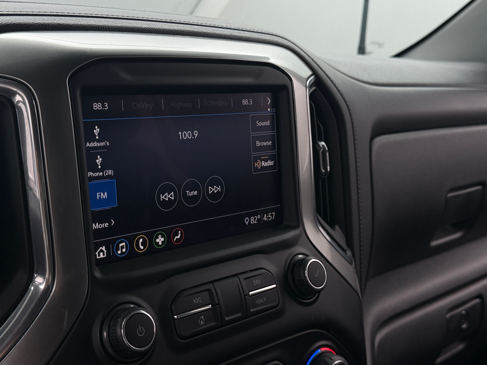 Thumbnail: 2020 Chevrolet Silverado 1500 - 4