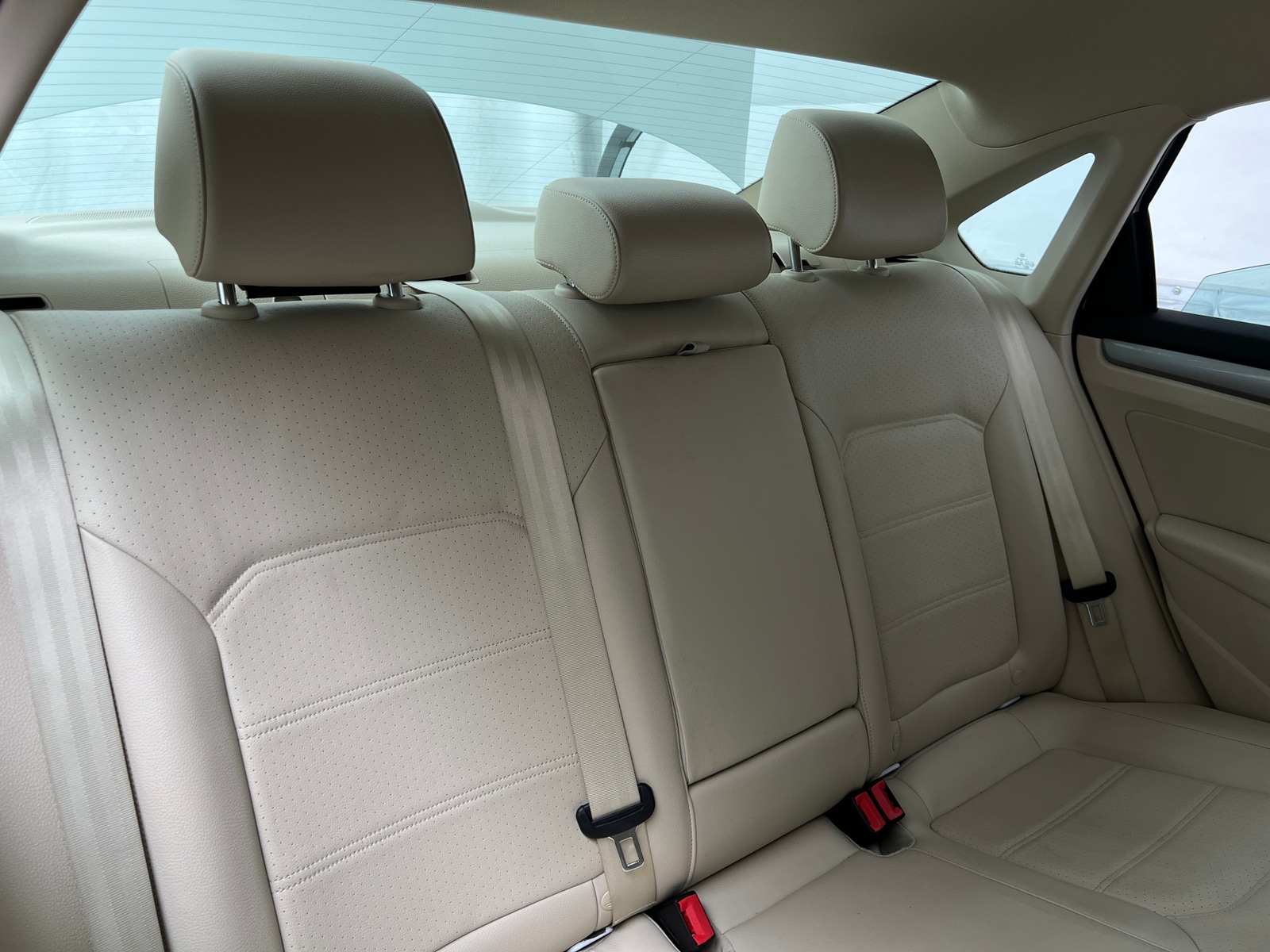 Thumbnail: 2013 Volkswagen Passat - 6