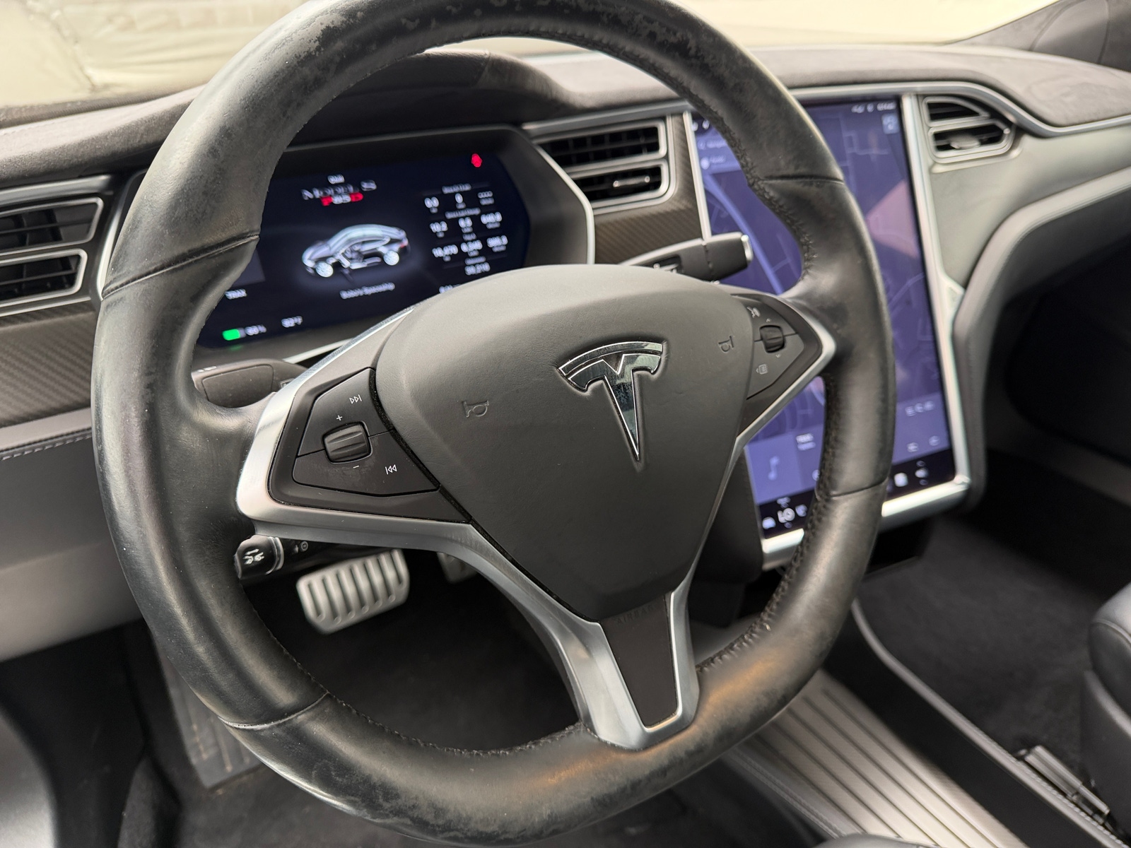 Thumbnail: 2015 Tesla Model S - 4