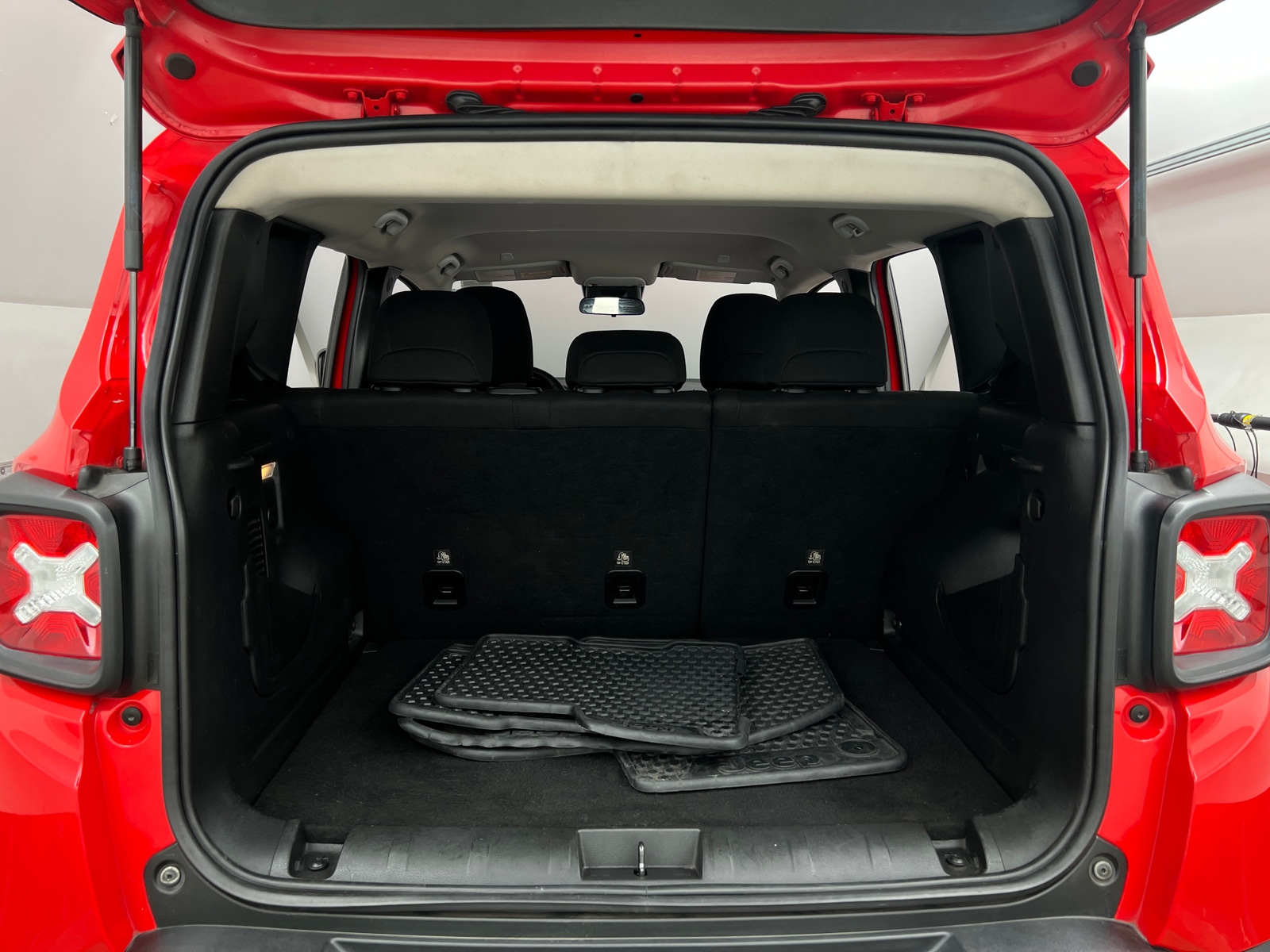 Thumbnail: 2023 Jeep Renegade - 7