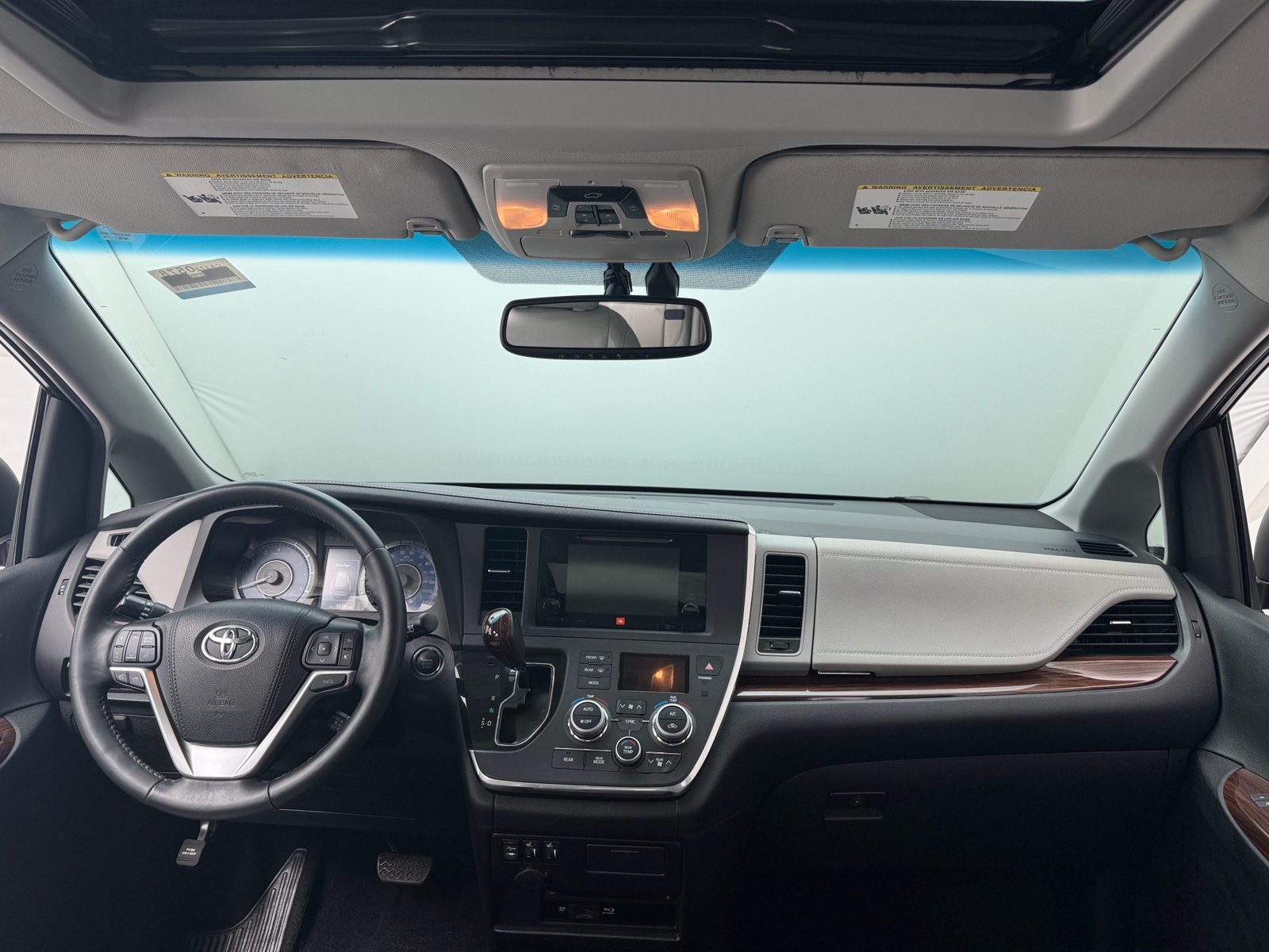 Thumbnail: 2016 Toyota Sienna - 2