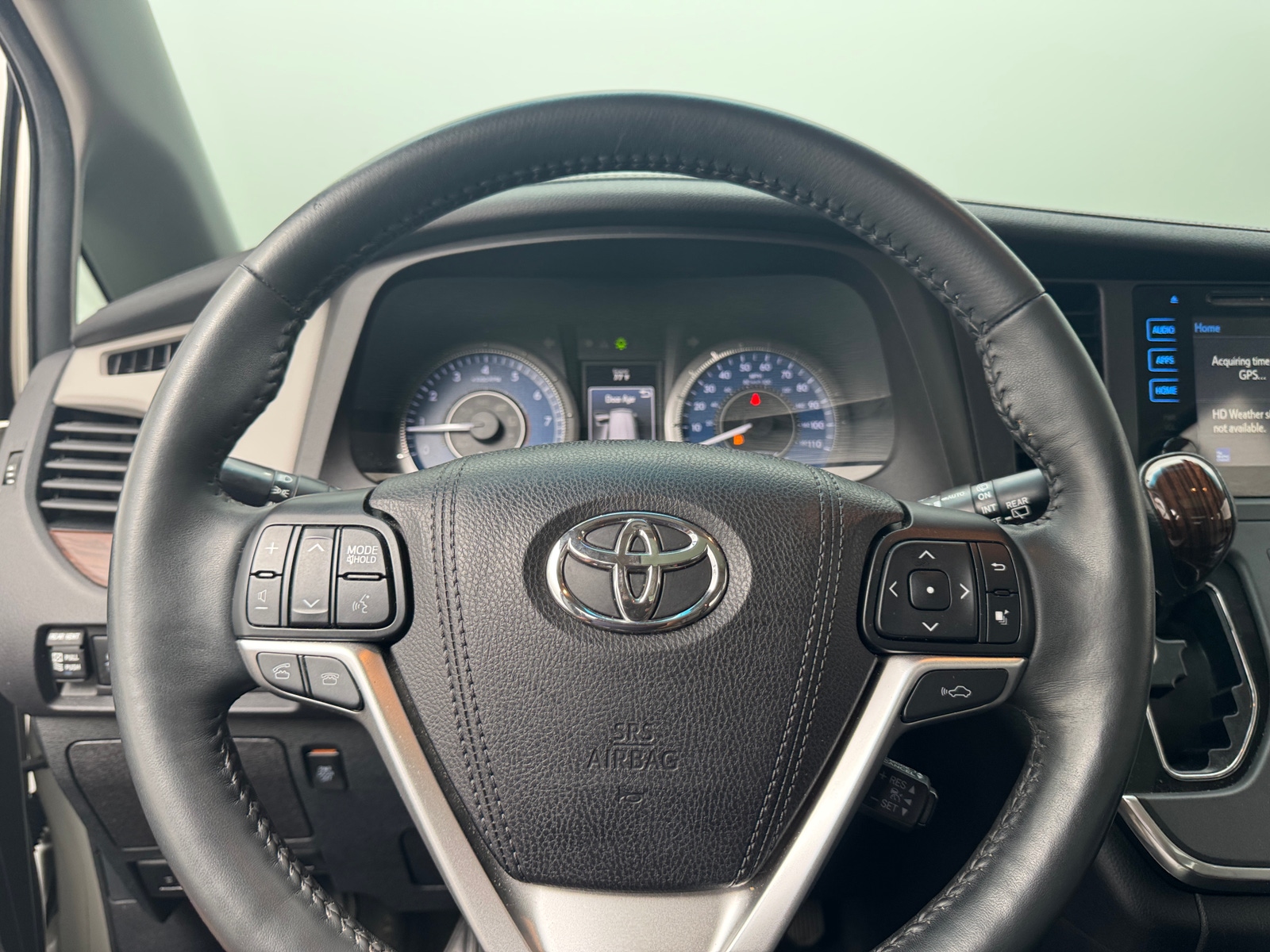 Thumbnail: 2016 Toyota Sienna - 4