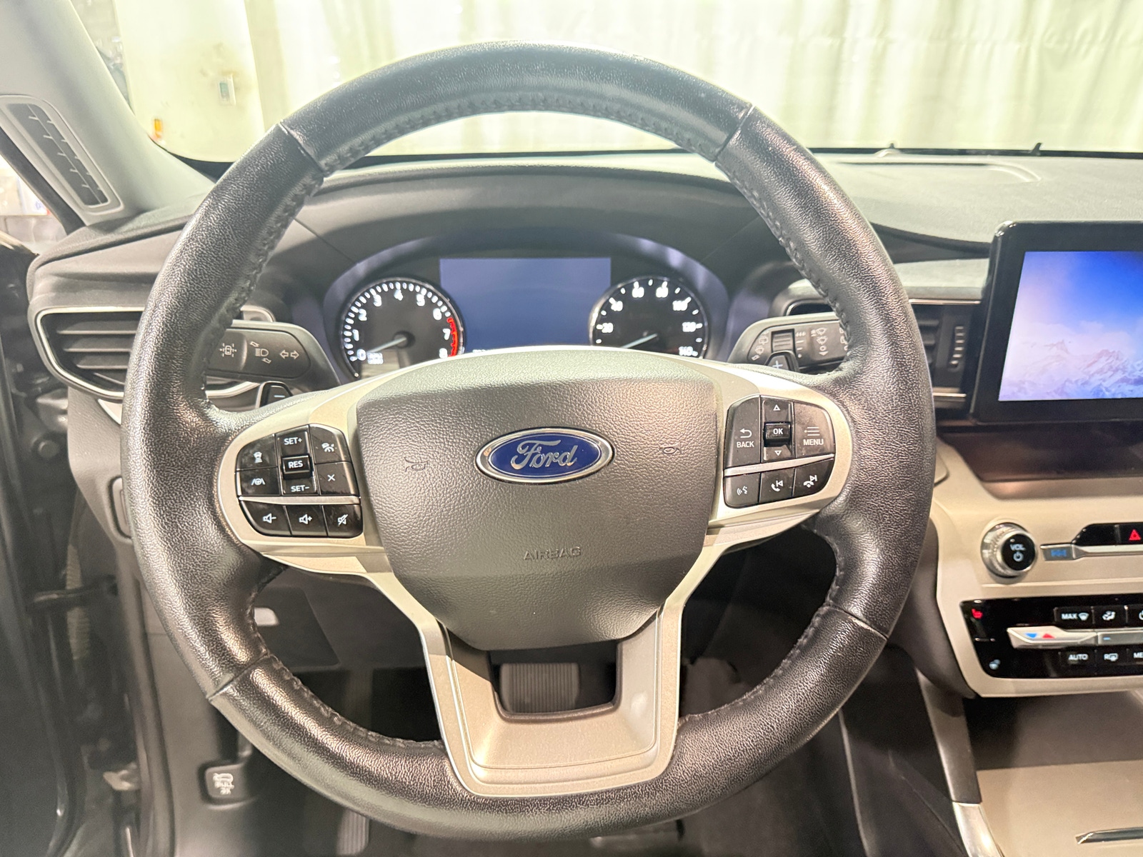 Thumbnail: 2021 Ford Explorer - 4