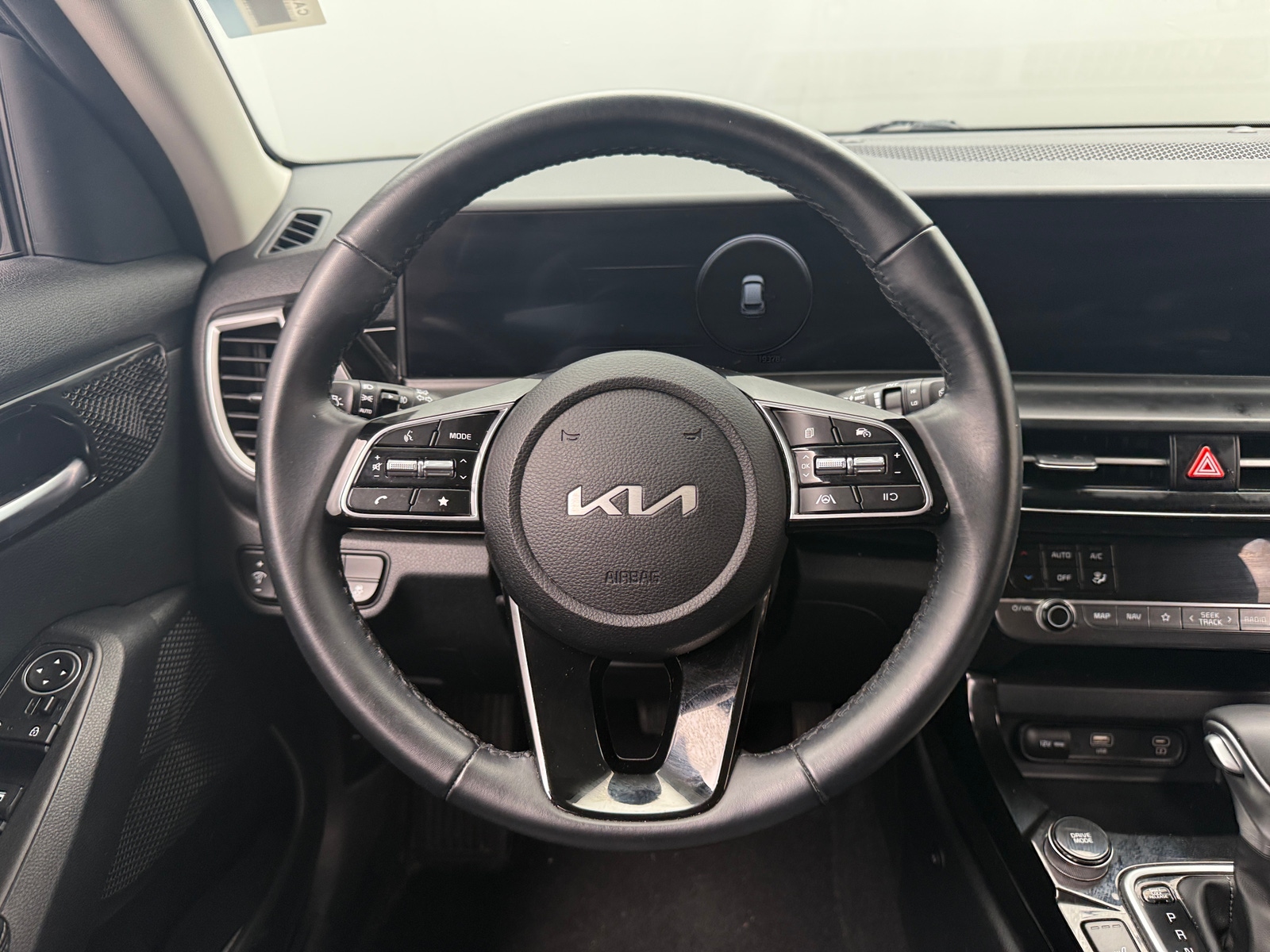 Thumbnail: 2024 Kia Seltos - 4