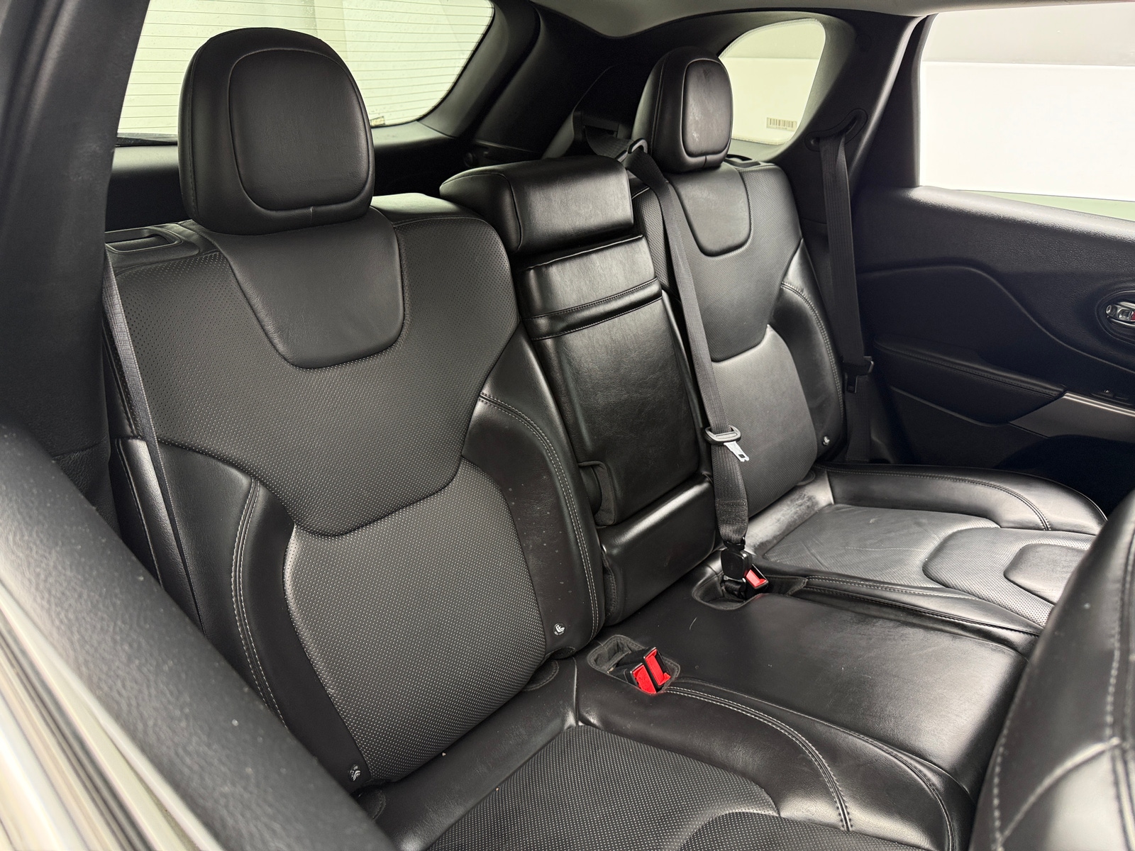 Thumbnail: 2019 Jeep Cherokee - 5