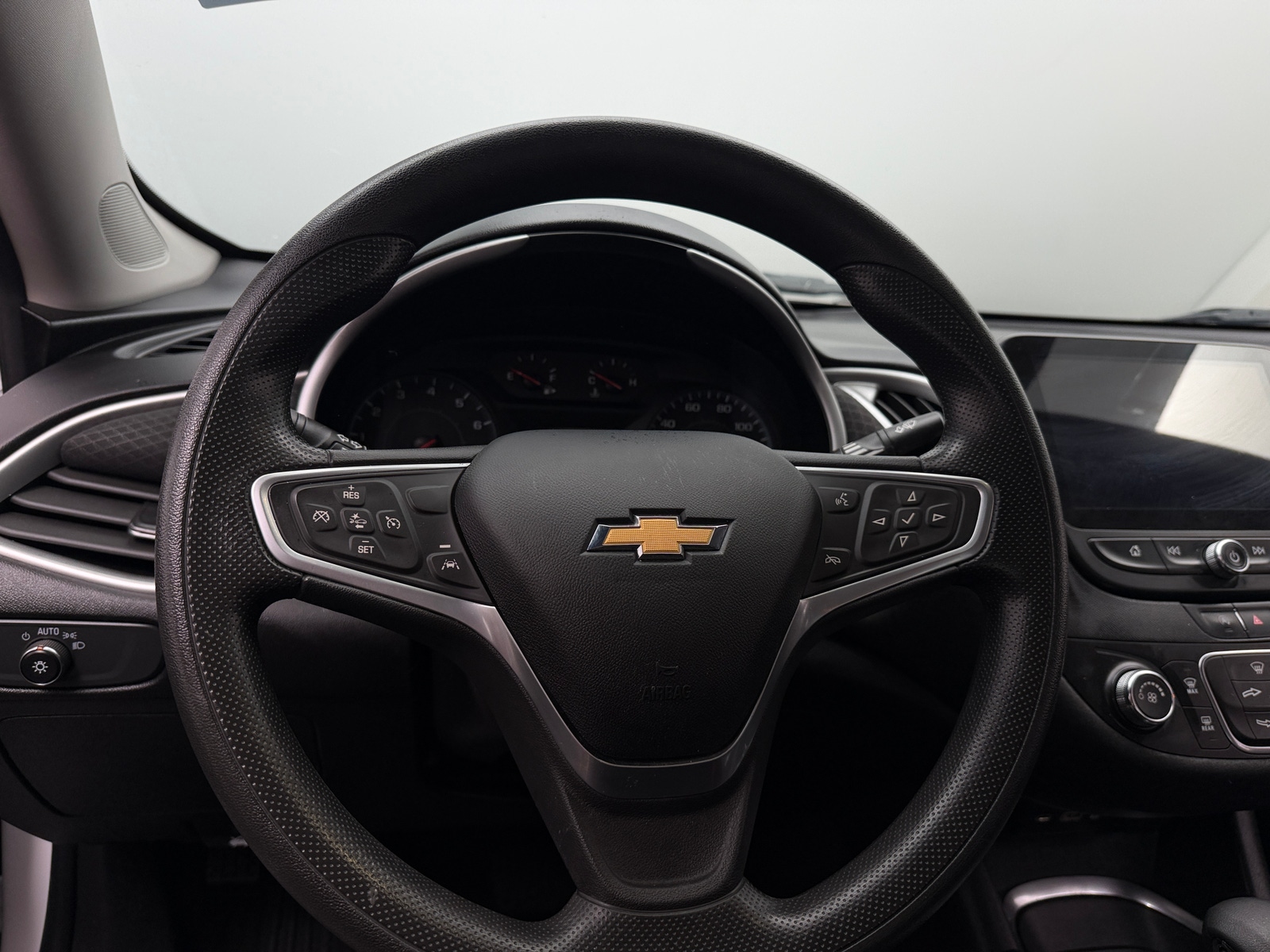 Thumbnail: 2022 Chevrolet Malibu - 5