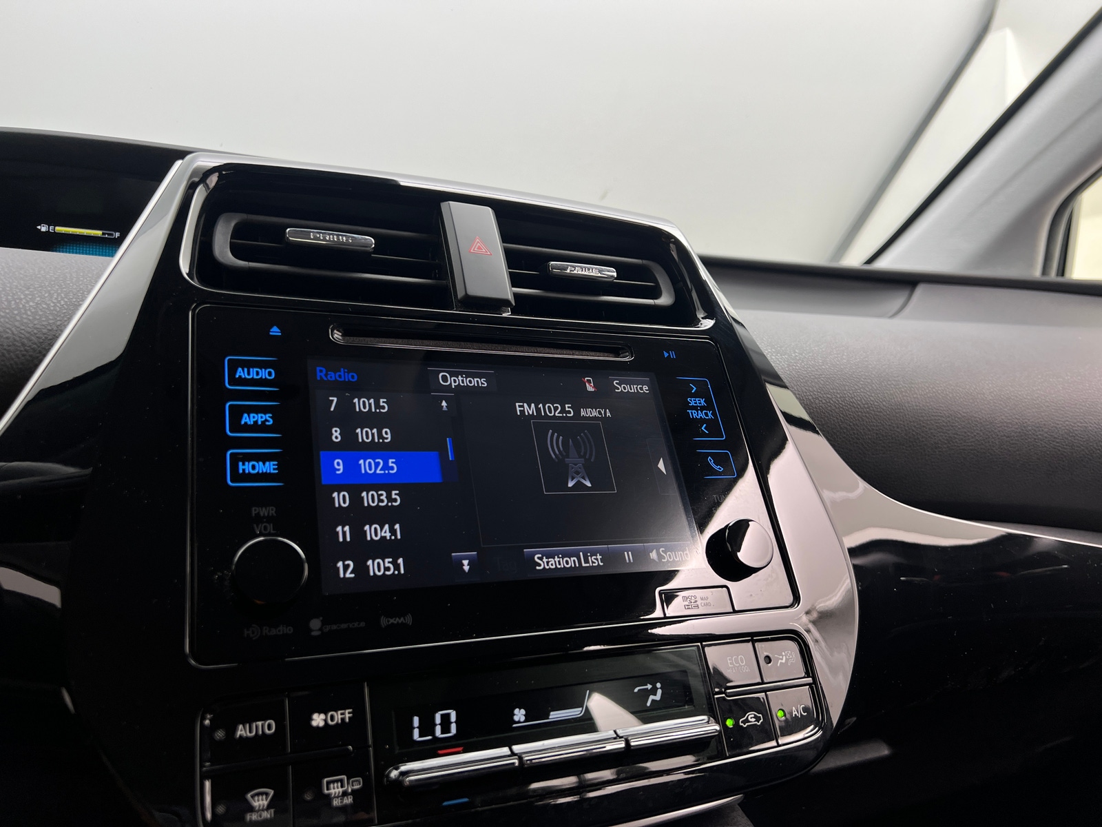 Thumbnail: 2017 Toyota Prius Prime - 4