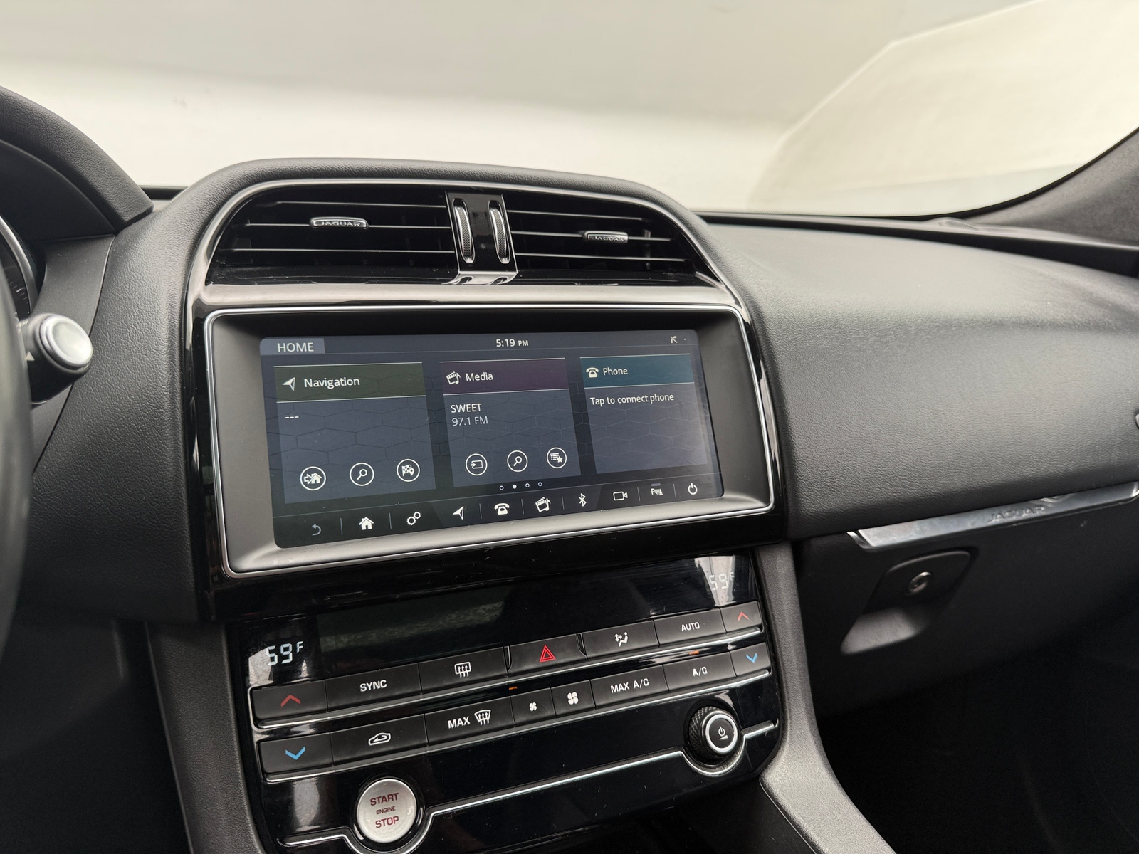 Thumbnail: 2019 Jaguar F-Pace - 3