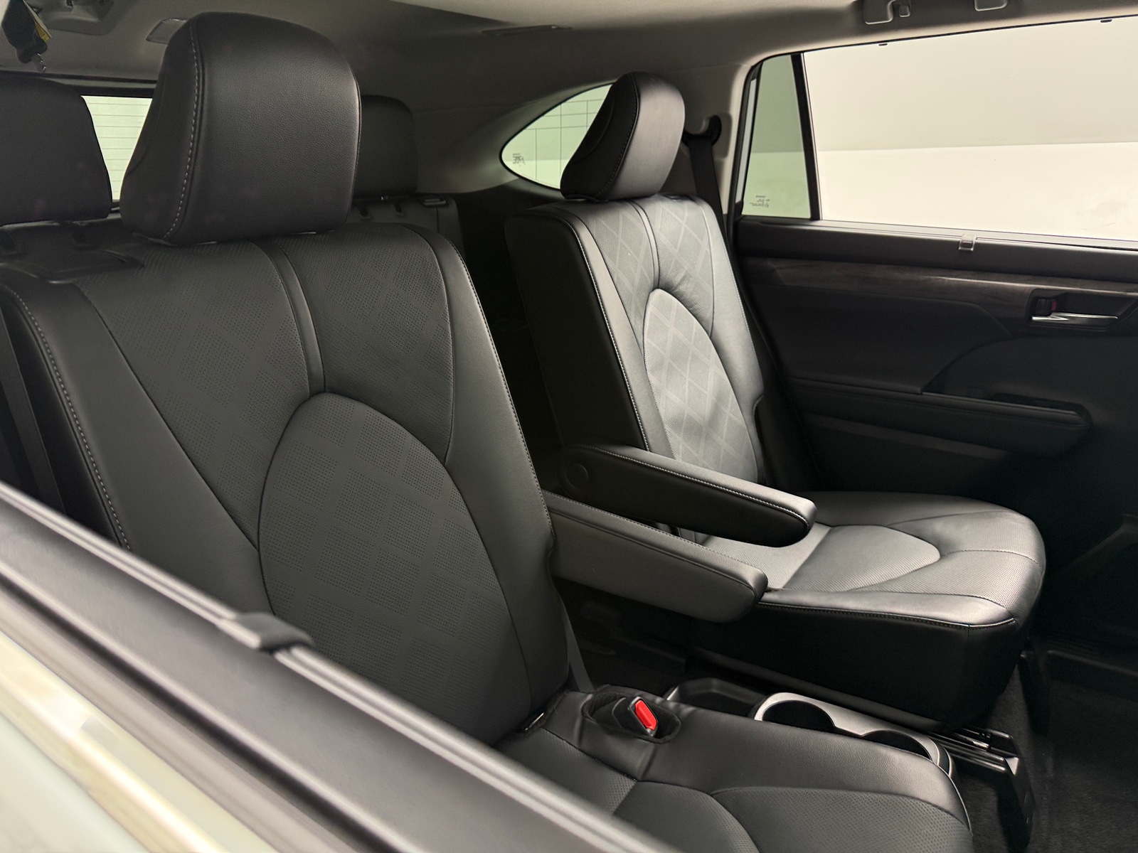 Thumbnail: 2024 Toyota Highlander - 6