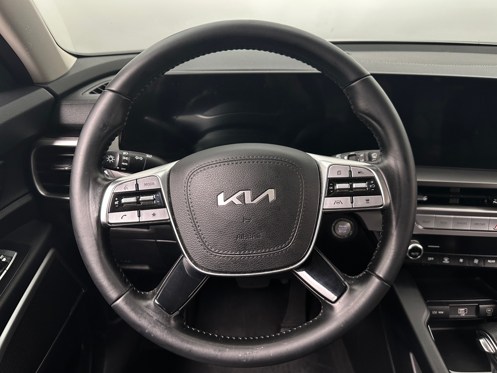 Thumbnail: 2023 Kia Telluride - 4