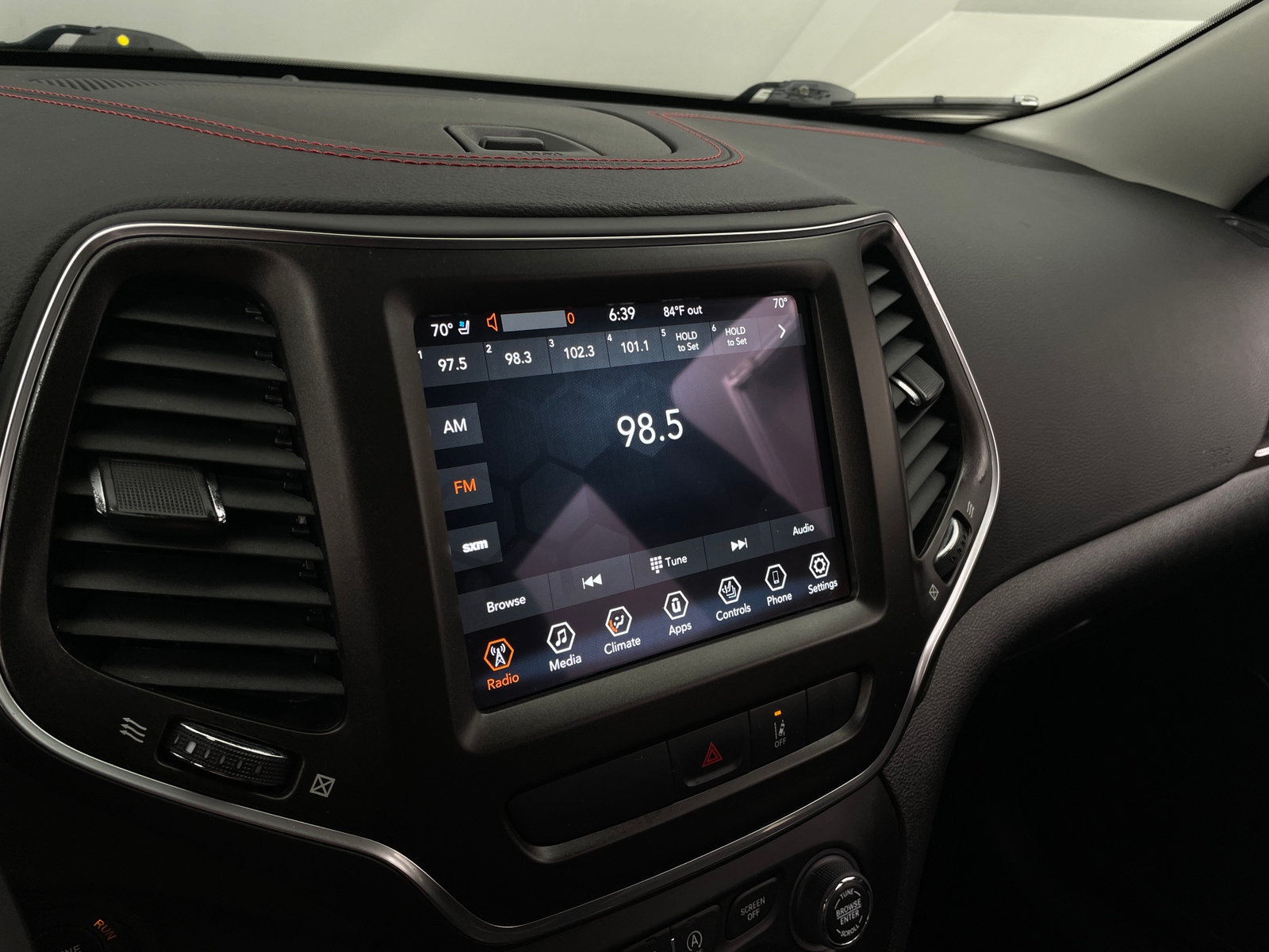 Thumbnail: 2022 Jeep Cherokee - 3