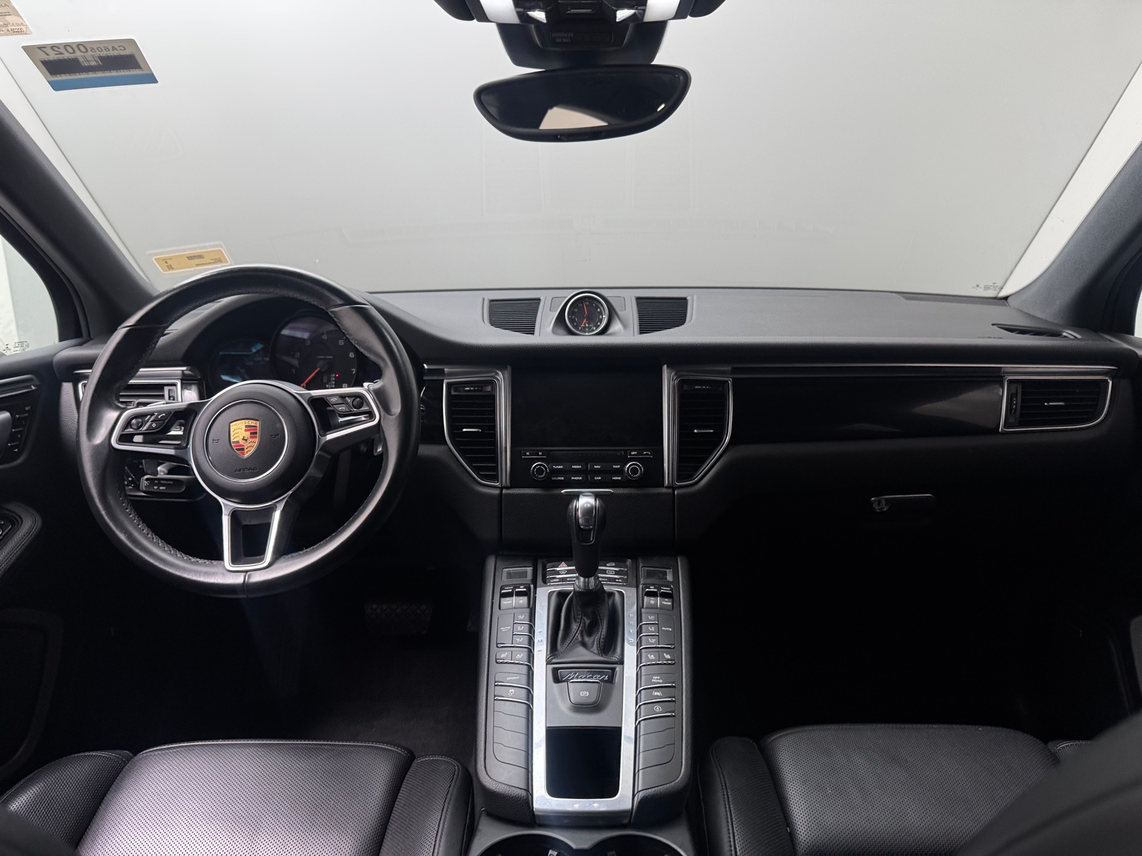Thumbnail: 2018 Porsche Macan - 3