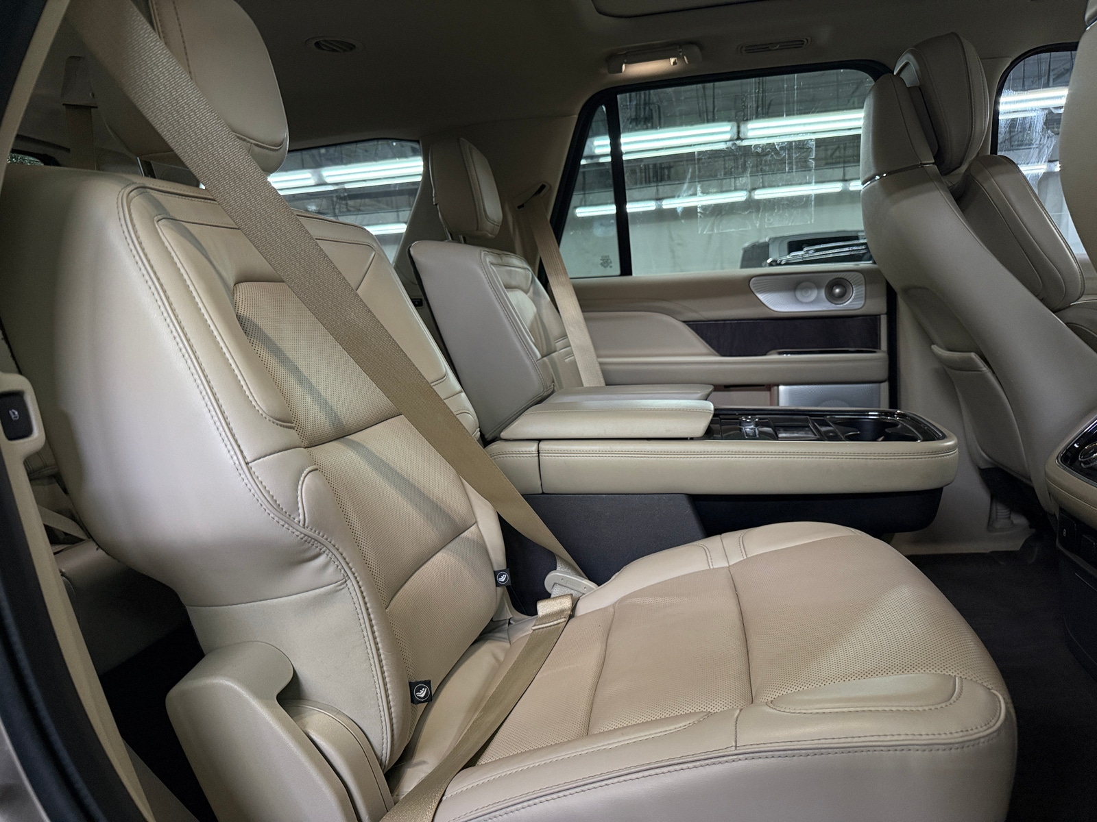 Thumbnail: 2019 Lincoln Navigator - 5