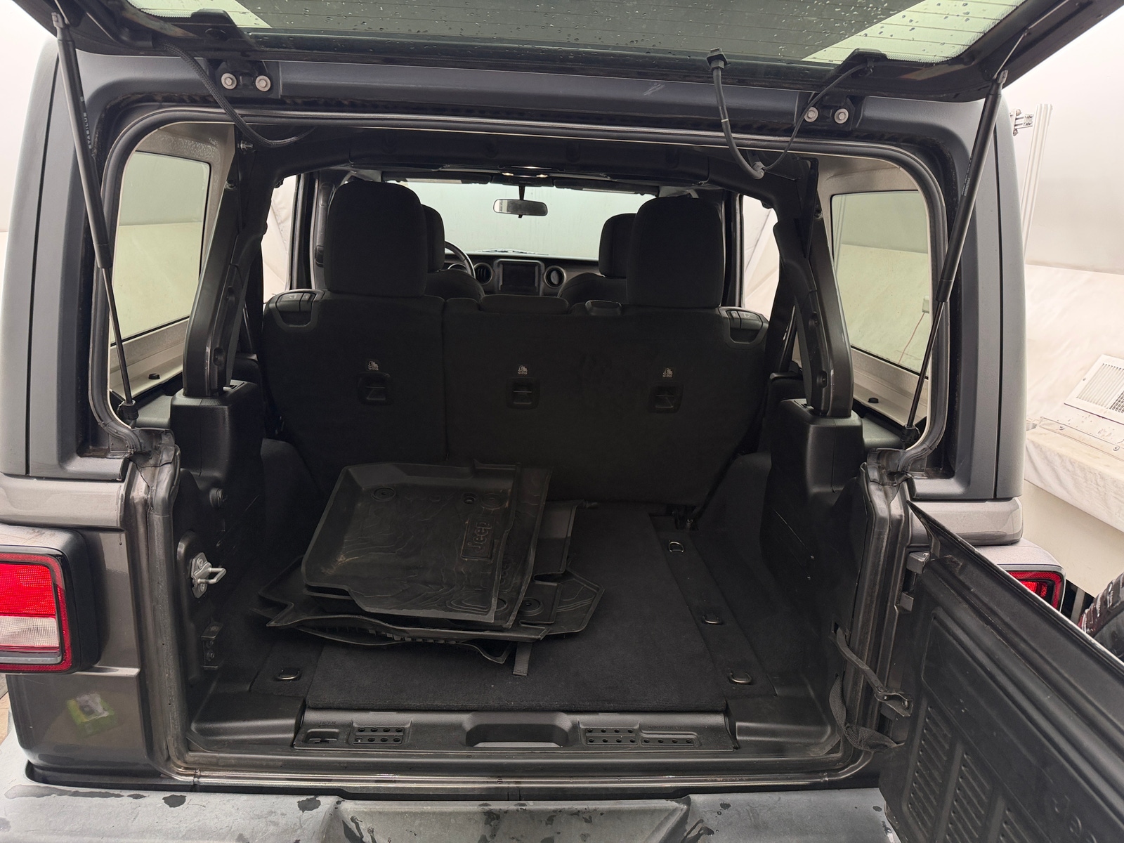 Thumbnail: 2019 Jeep Wrangler - 7