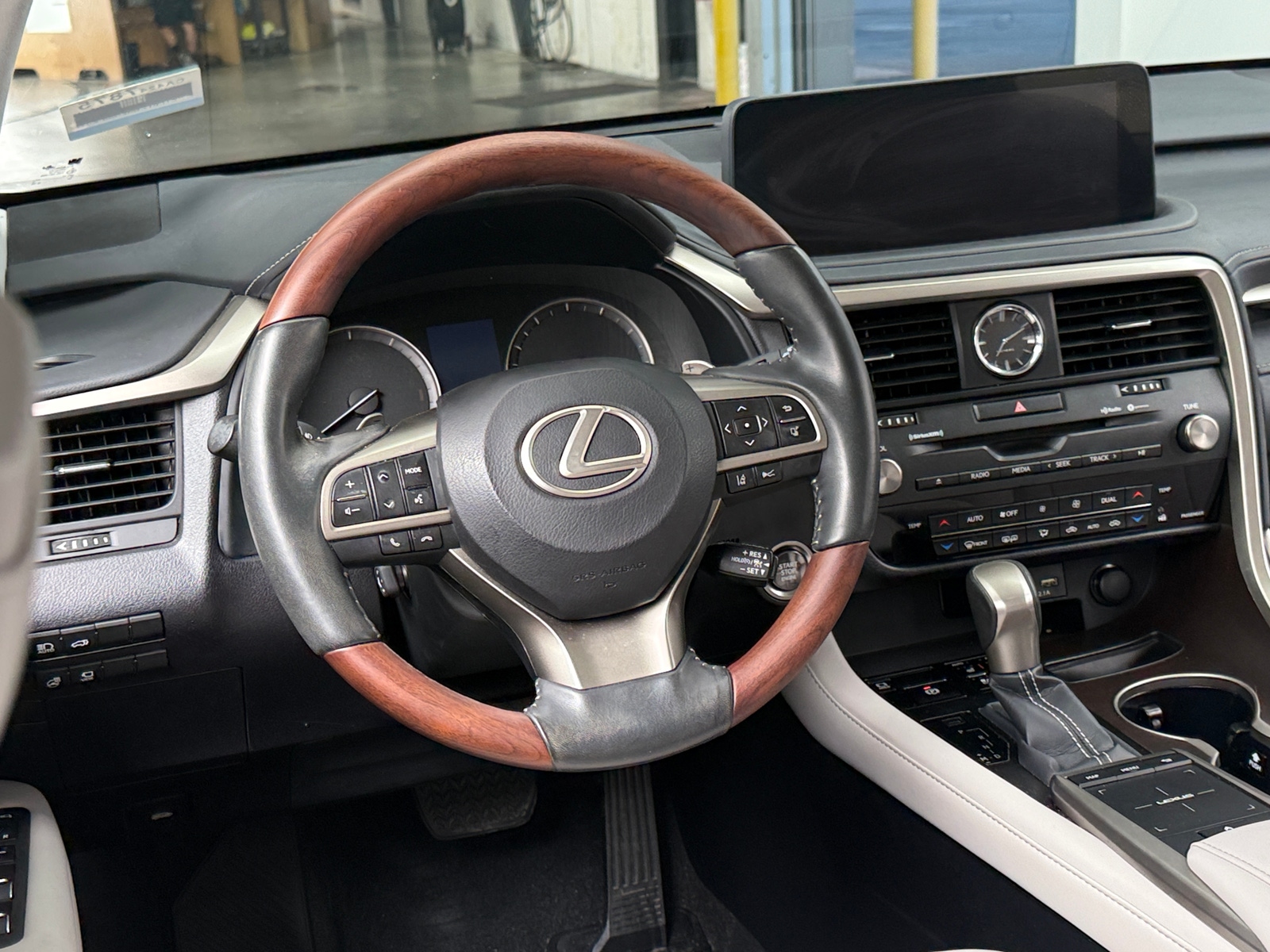 Thumbnail: 2022 Lexus RX - 4