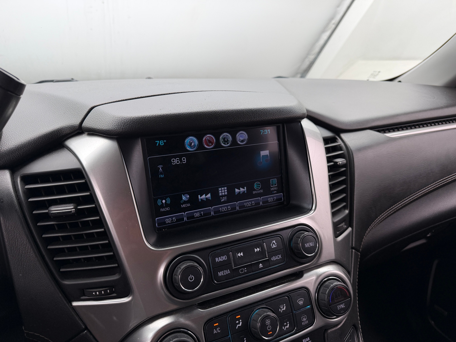 Thumbnail: 2019 Chevrolet Tahoe - 3