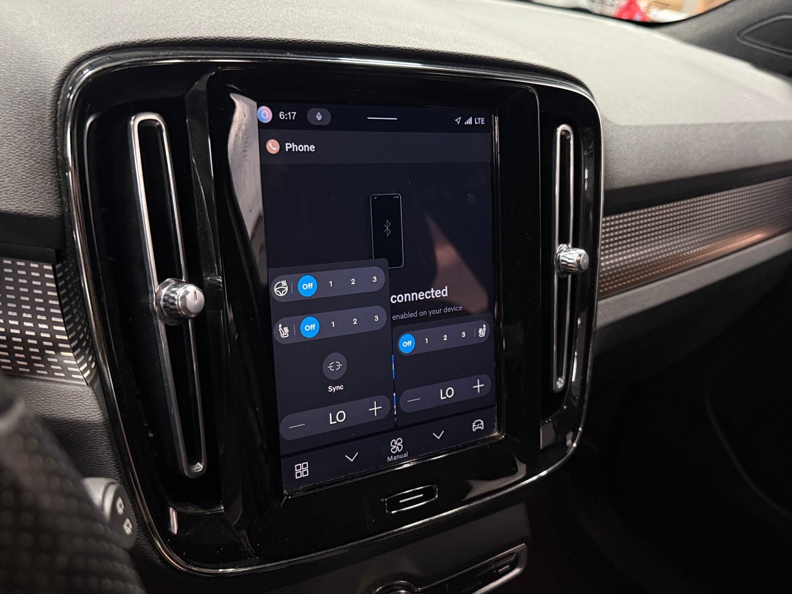 Thumbnail: 2021 Volvo XC40 - 3