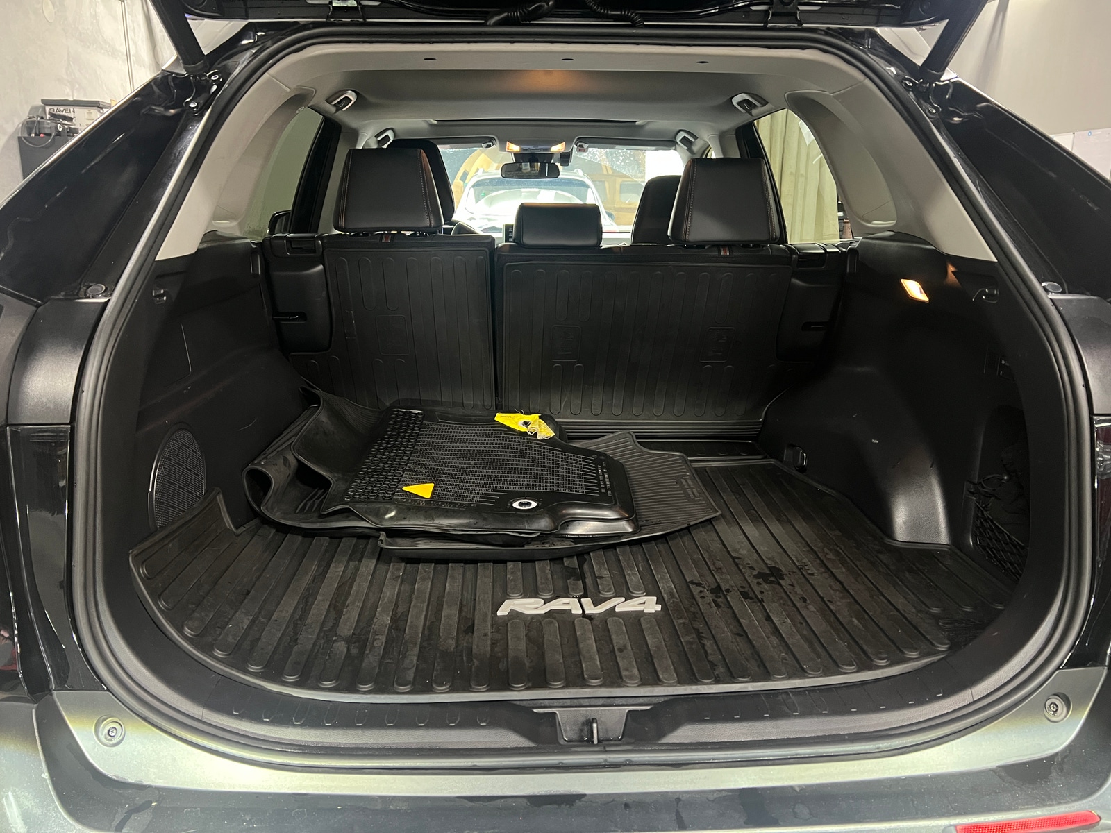 Thumbnail: 2019 Toyota RAV4 - 6