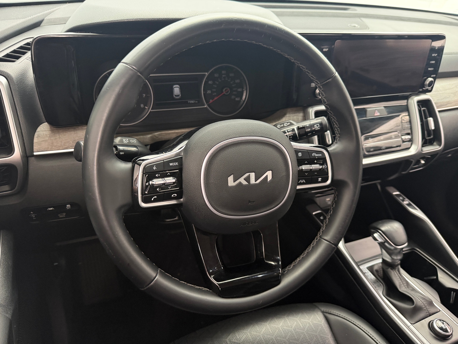 Thumbnail: 2022 Kia Sorento - 4
