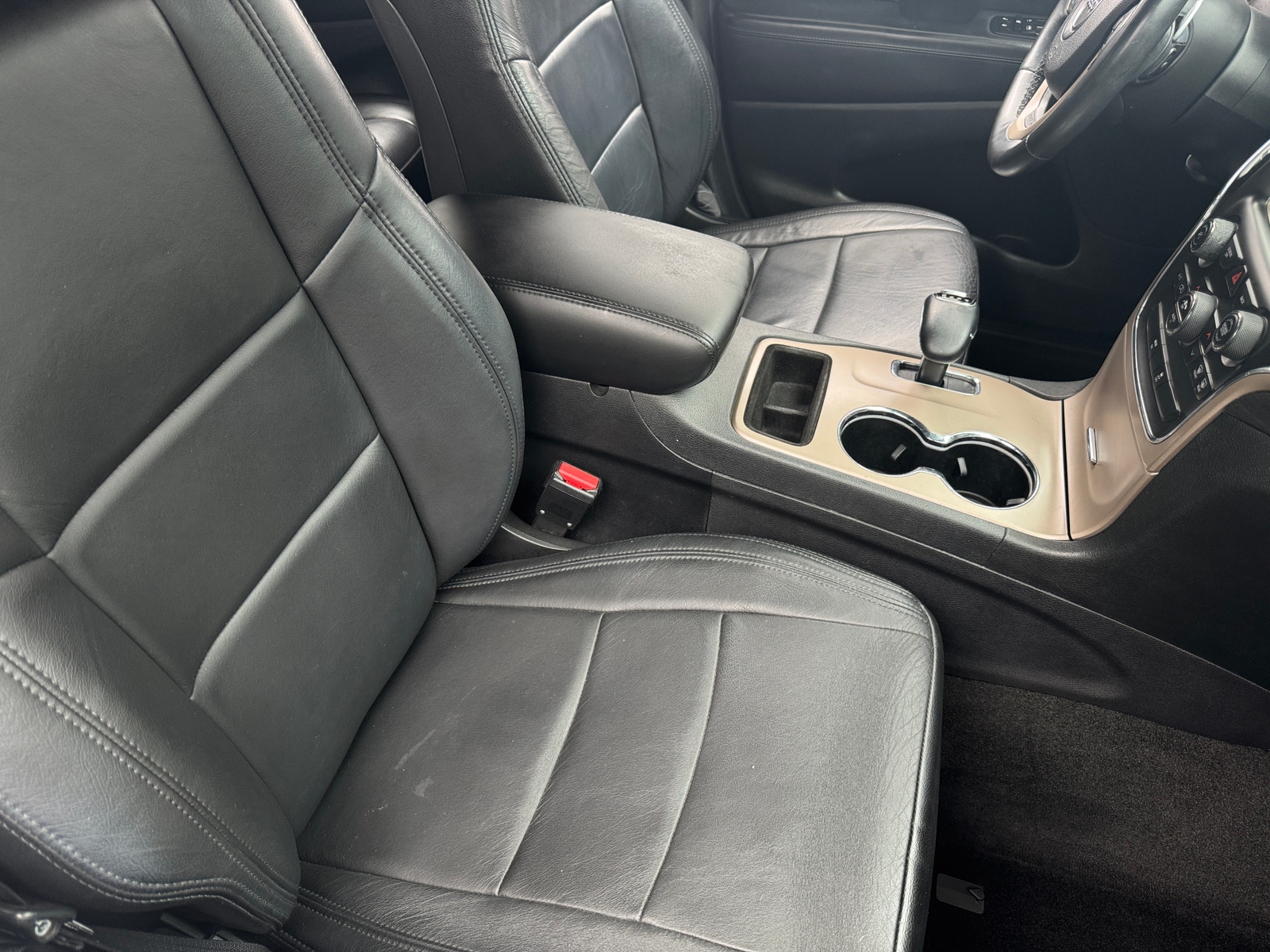 Thumbnail: 2015 Jeep Grand Cherokee - 2