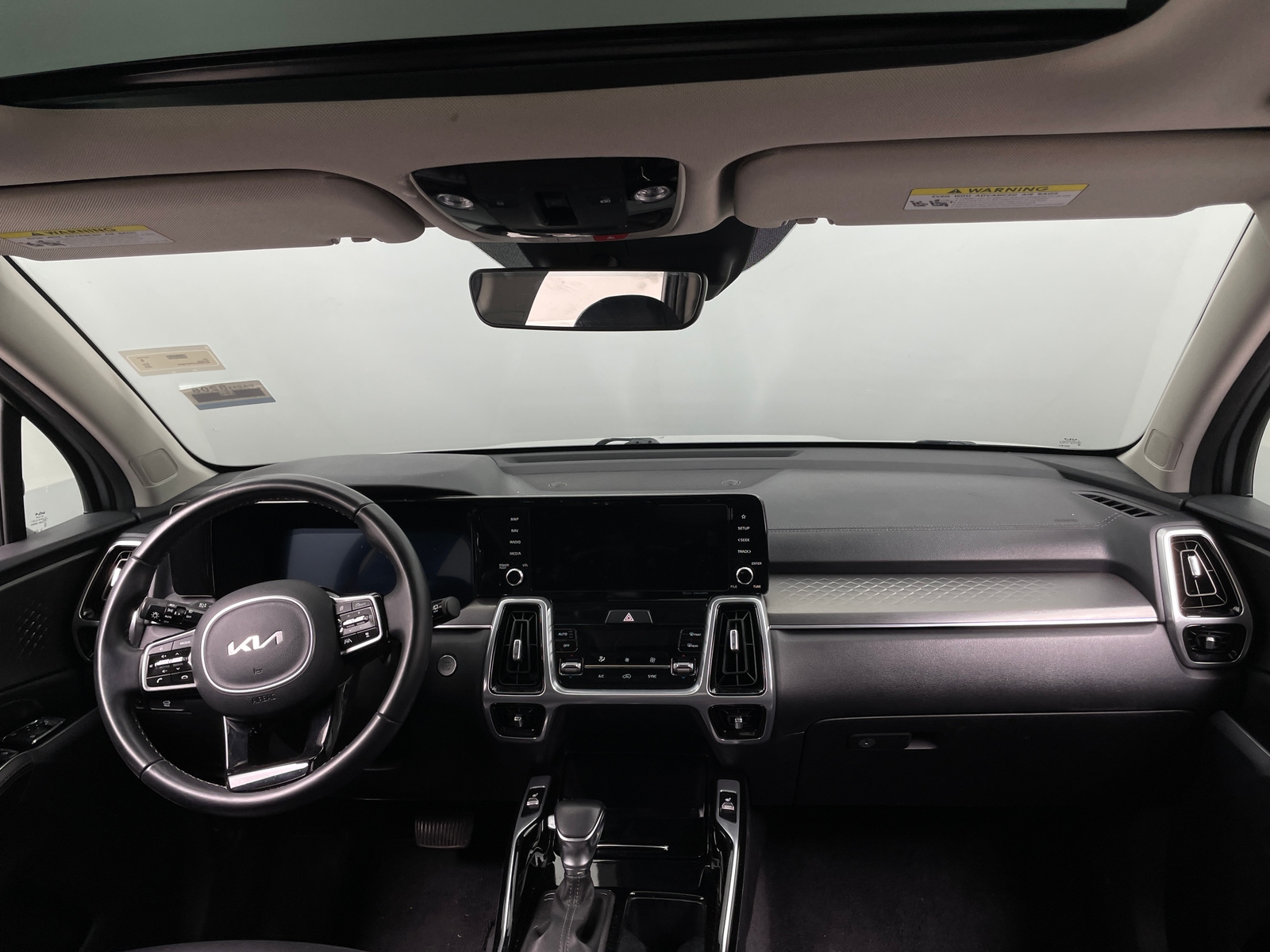 Thumbnail: 2023 Kia Sorento - 2