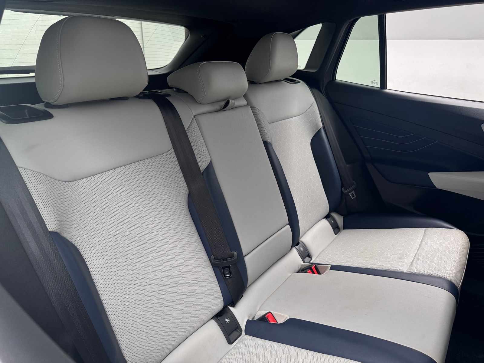 Thumbnail: 2023 Volkswagen ID.4 - 6