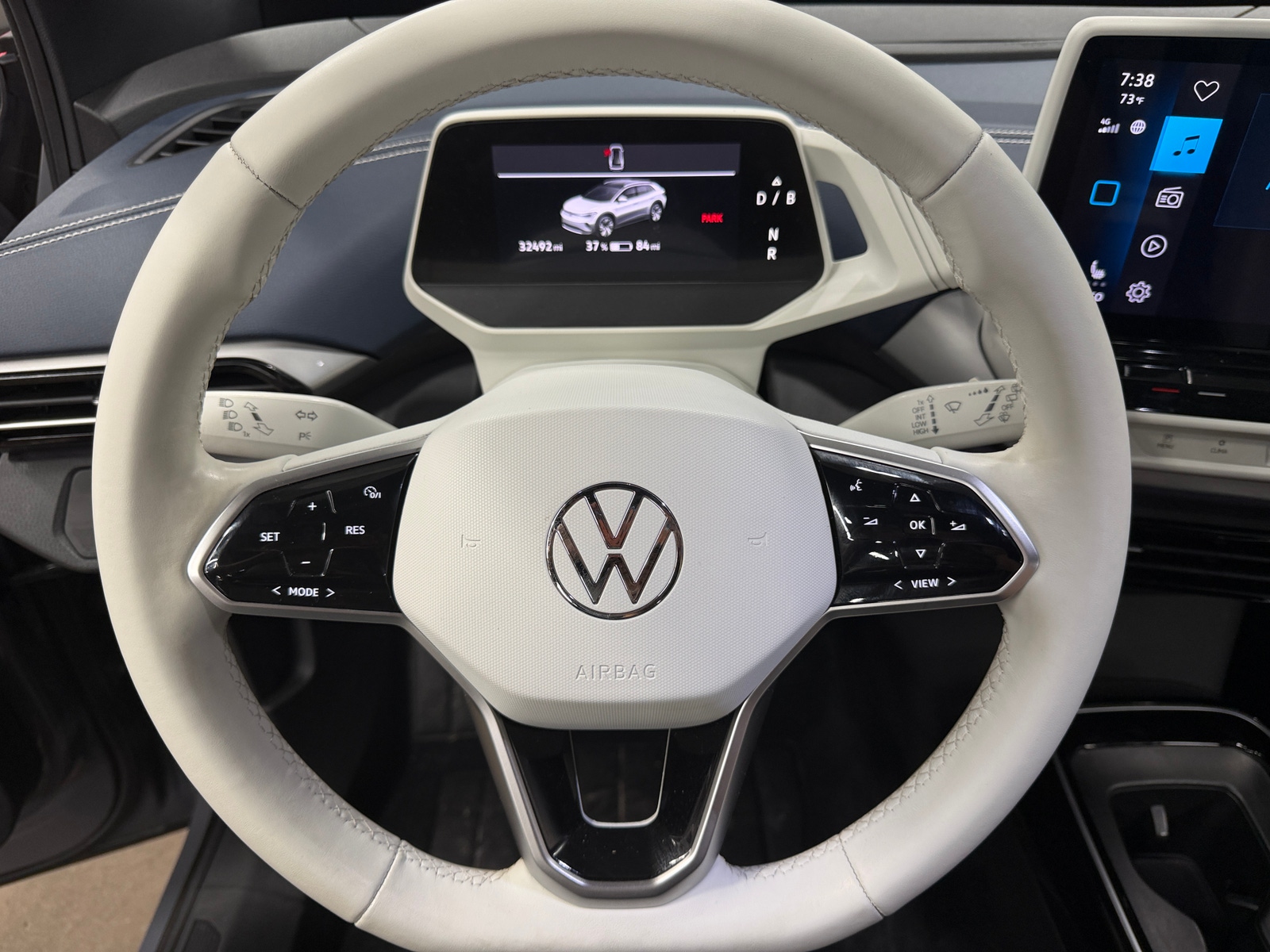 Thumbnail: 2023 Volkswagen ID.4 - 5