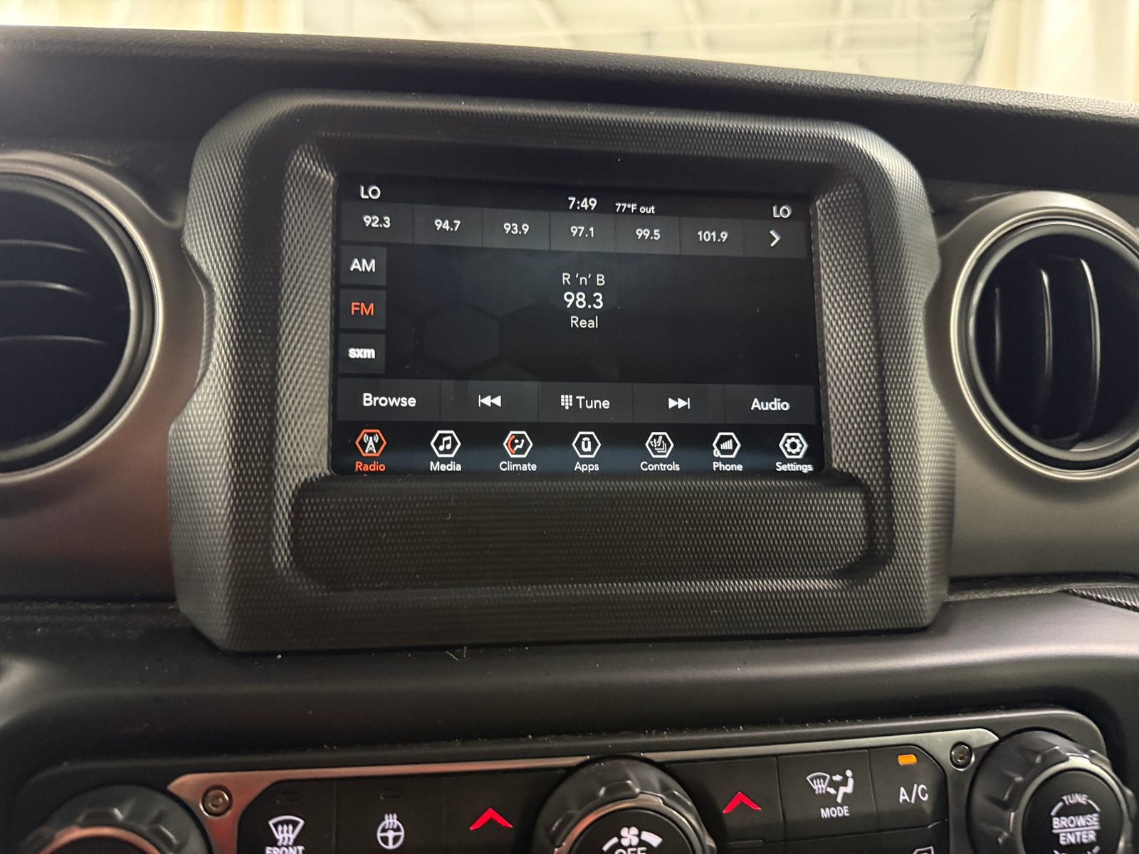 Thumbnail: 2021 Jeep Gladiator - 4