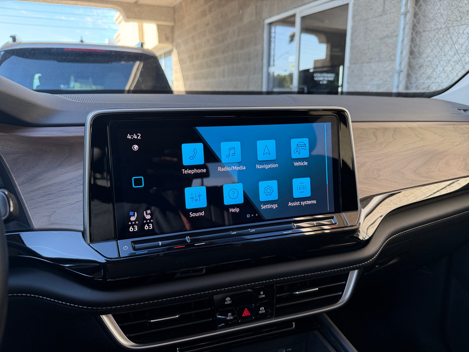 Thumbnail: 2026 Volkswagen Atlas - 4