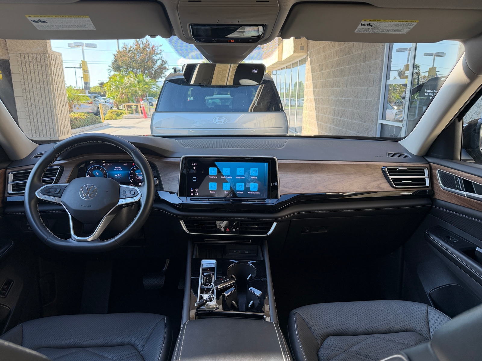 Thumbnail: 2026 Volkswagen Atlas - 3