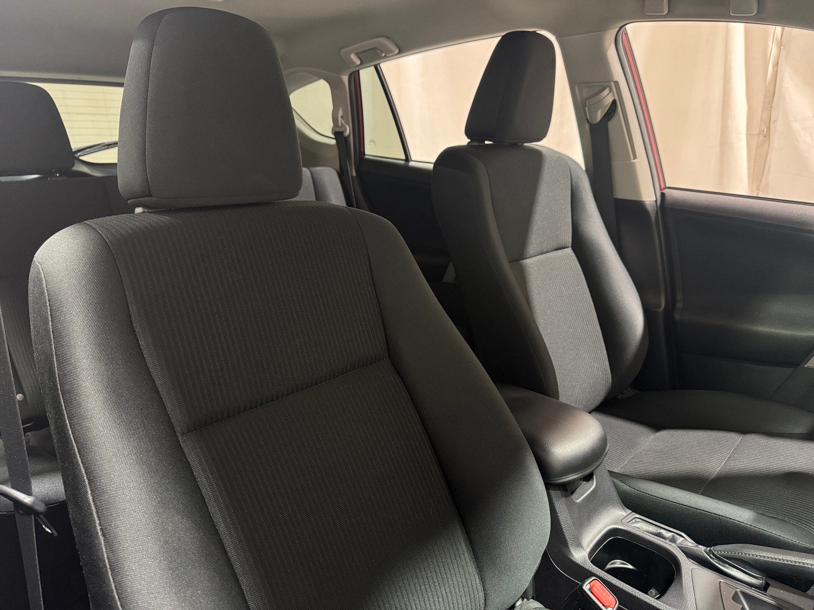 Thumbnail: 2018 Toyota RAV4 - 2