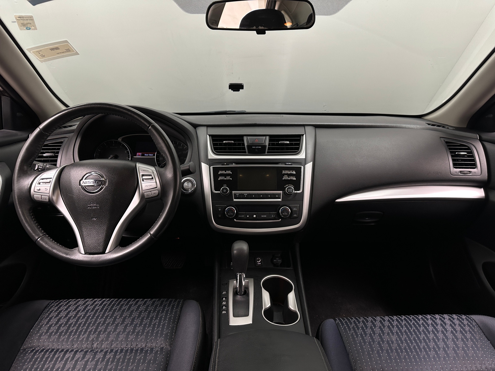 Thumbnail: 2017 Nissan Altima - 3