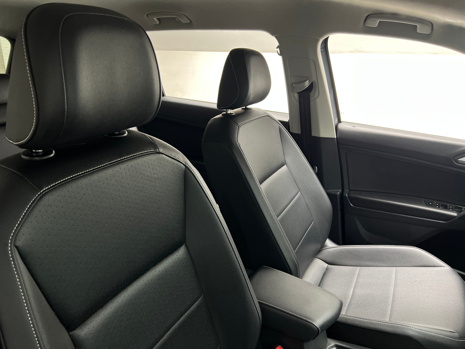 Thumbnail: 2021 Volkswagen Tiguan - 2